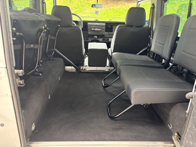 LAND ROVER Defender 90 SW 2.5 Td5-image-7