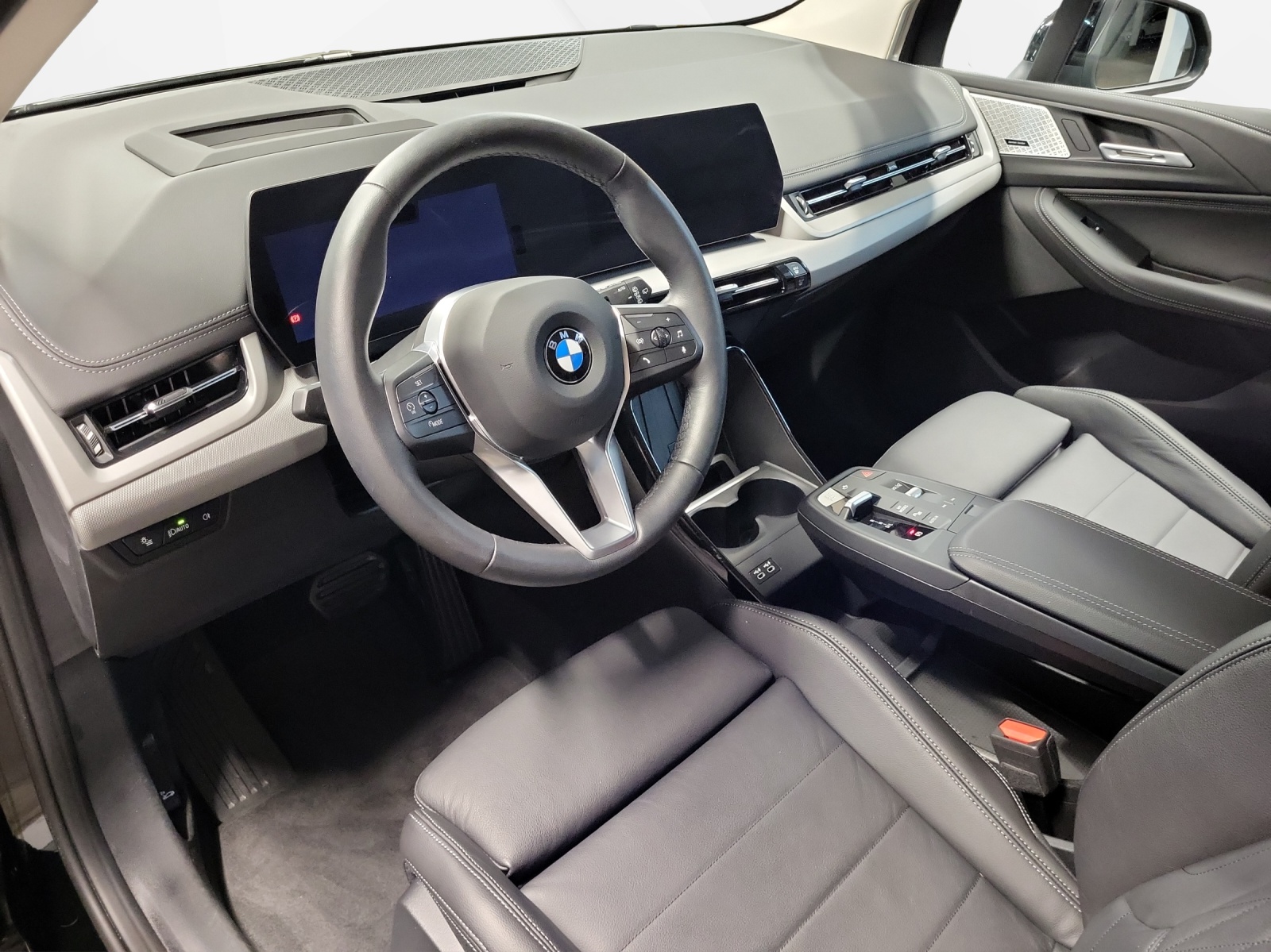 BMW 218d Active Tourer DKG-image-10