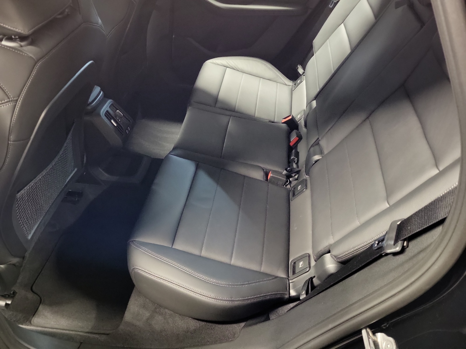 BMW 218d Active Tourer DKG-image-16