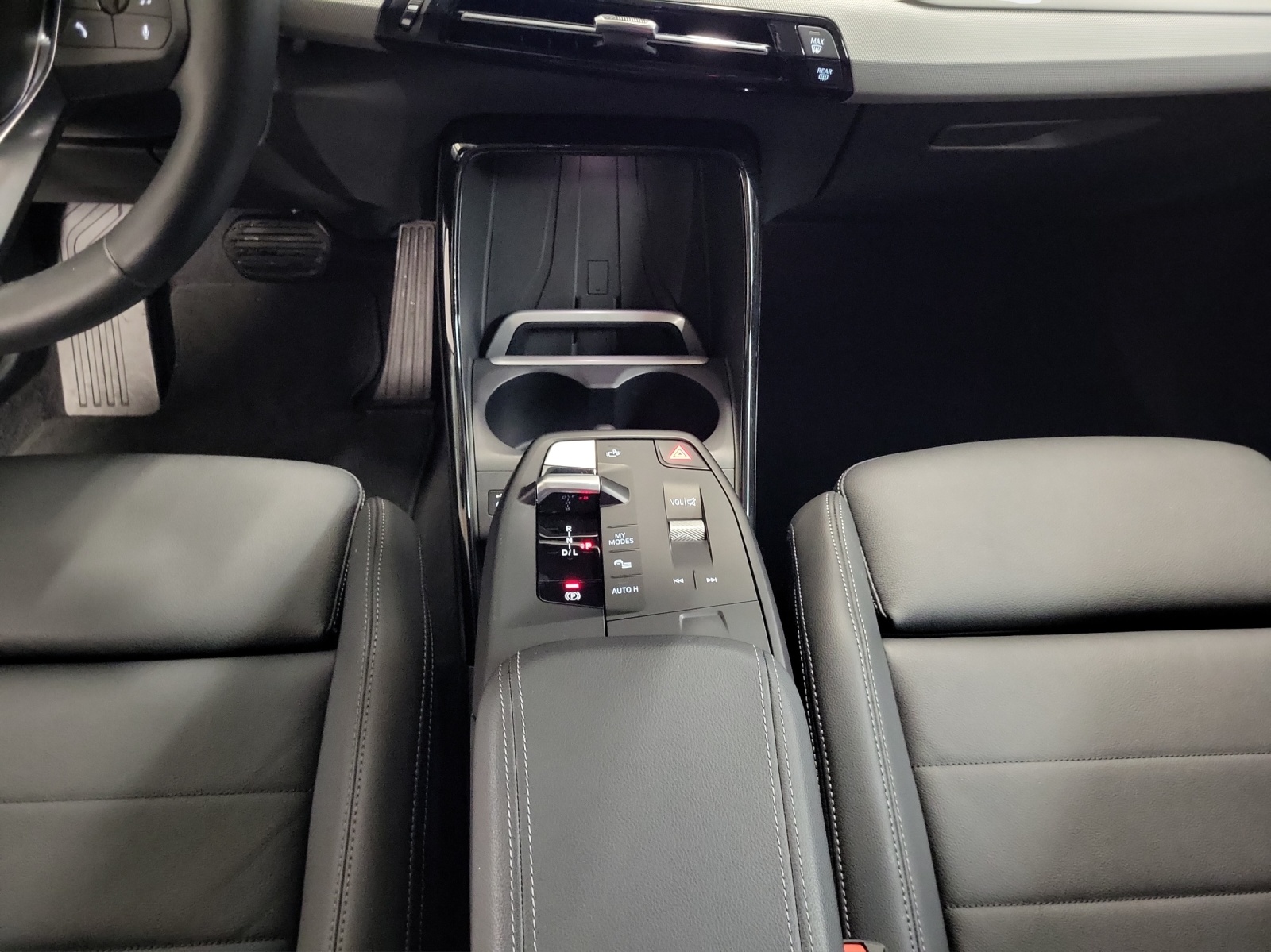 BMW 218d Active Tourer DKG-image-14