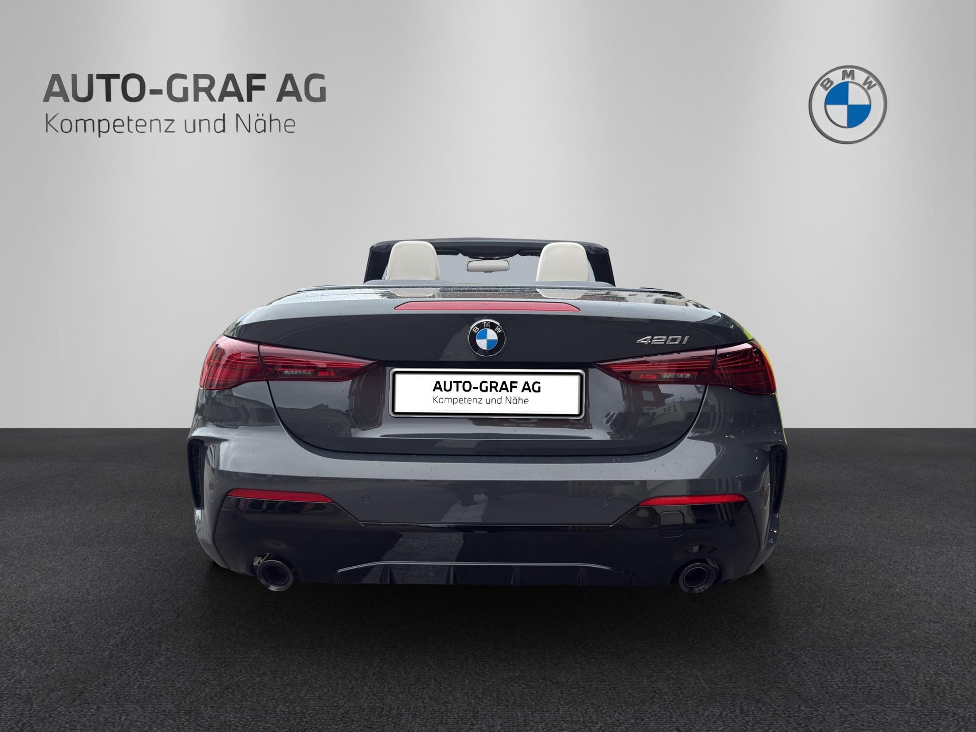 BMW 420i Cabrio M Sport Pro-showroom-element-3