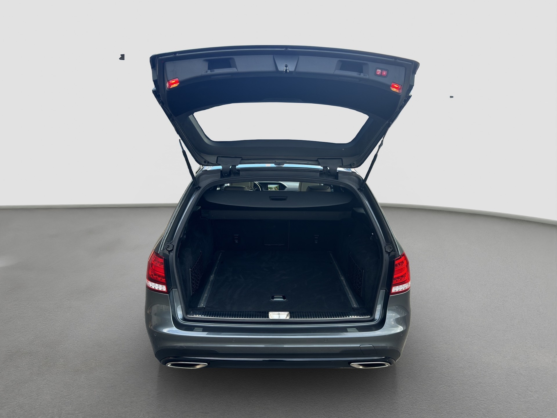 MERCEDES-BENZ E 500 Avantgarde 4Matic 7G-Tronic-image-13