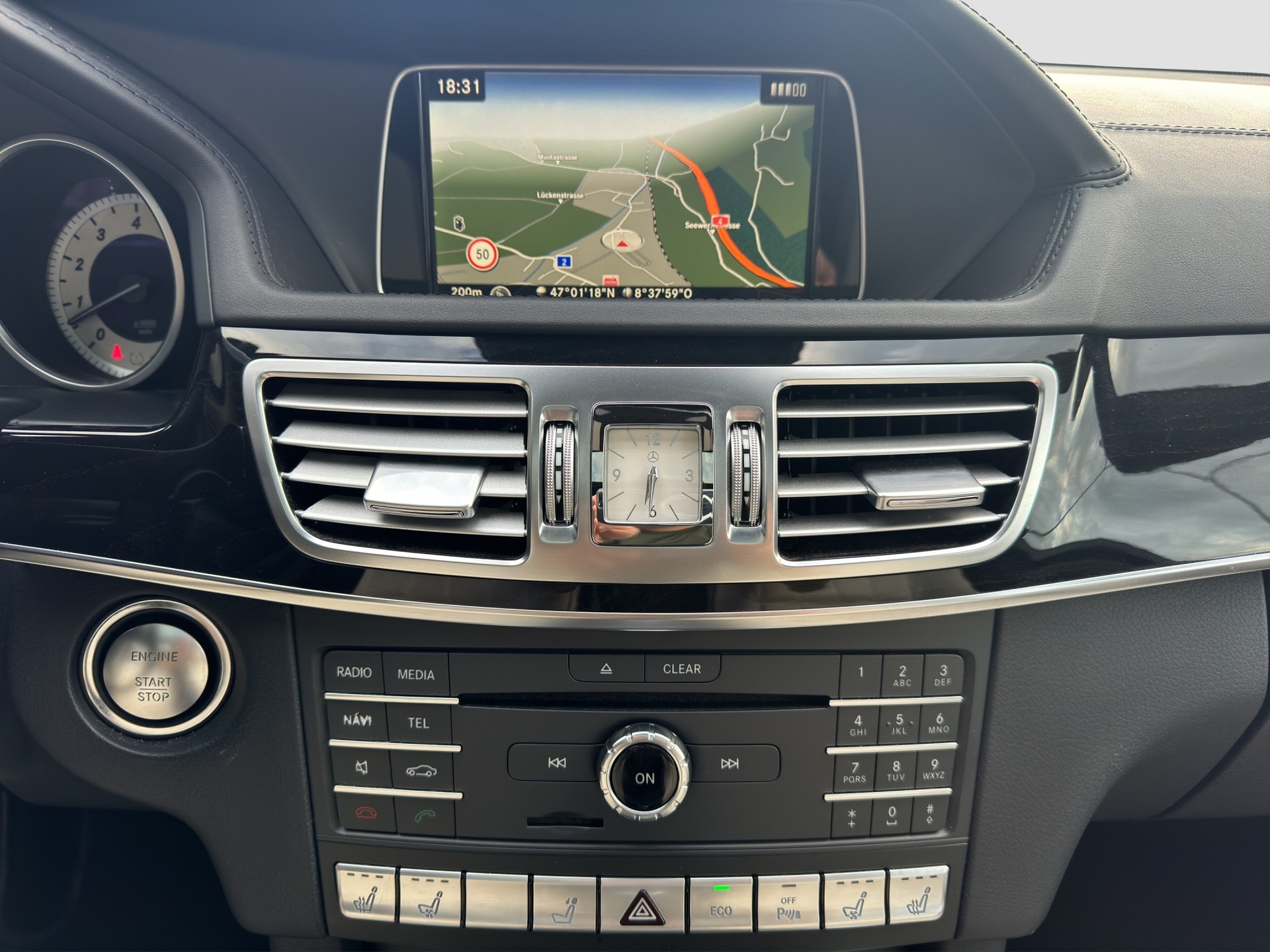 MERCEDES-BENZ E 500 Avantgarde 4Matic 7G-Tronic-image-5