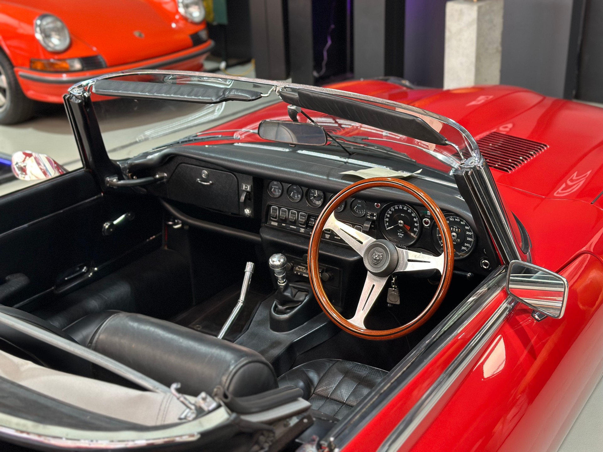 JAGUAR E TYPE V12-image-20