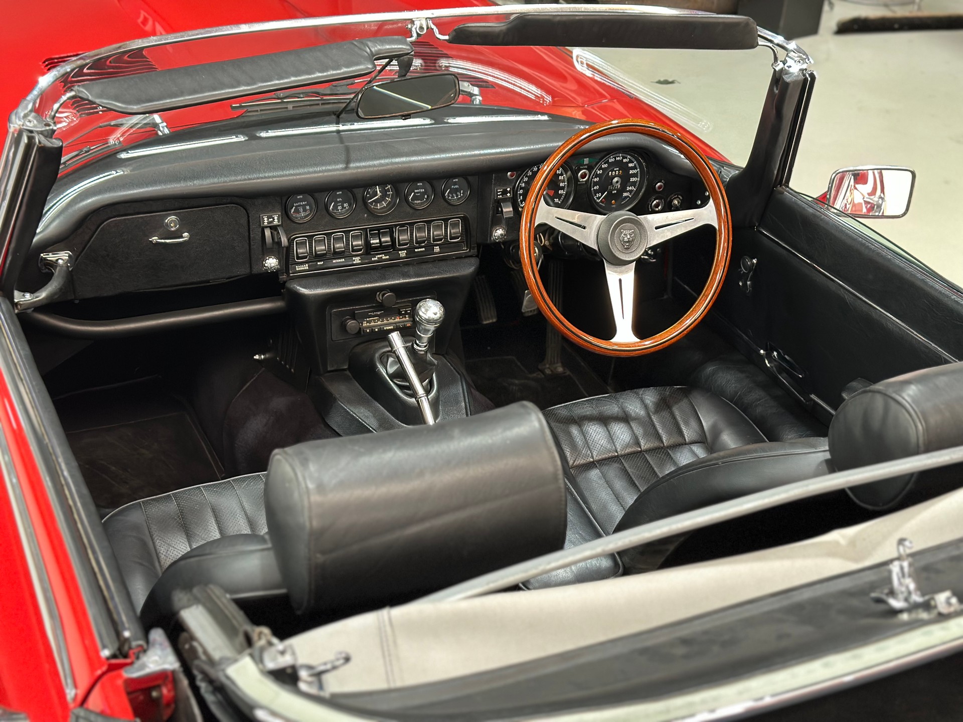 JAGUAR E TYPE V12-image-21