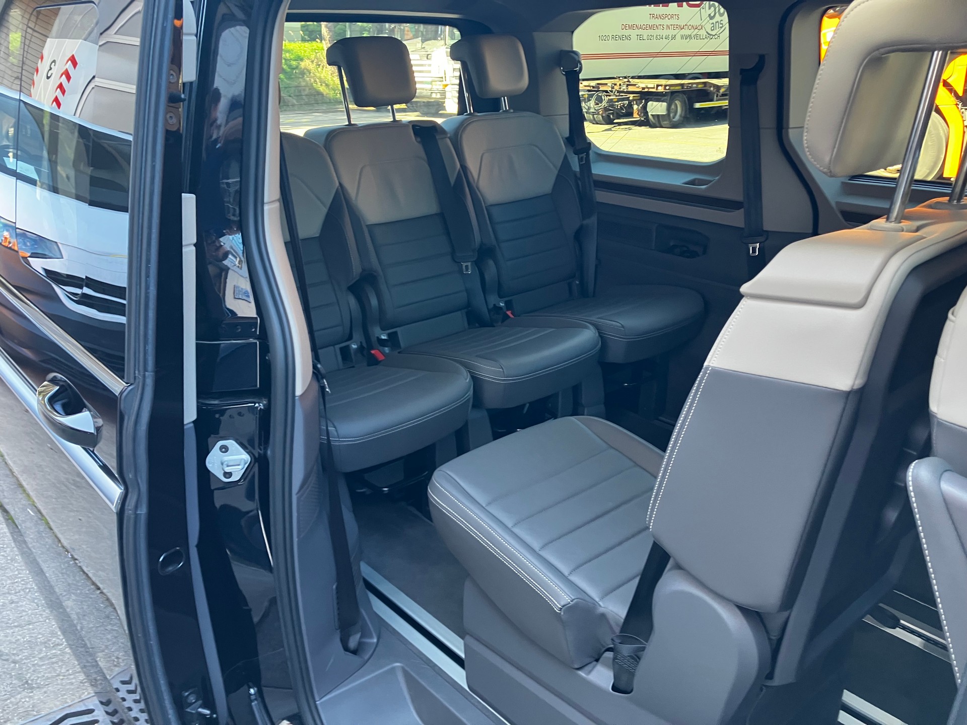 VW Multivan 2.0 TDI Style DSG-image-8