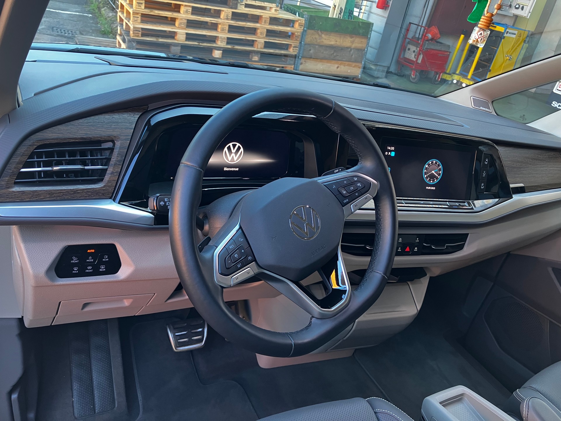 VW Multivan 2.0 TDI Style DSG-image-11