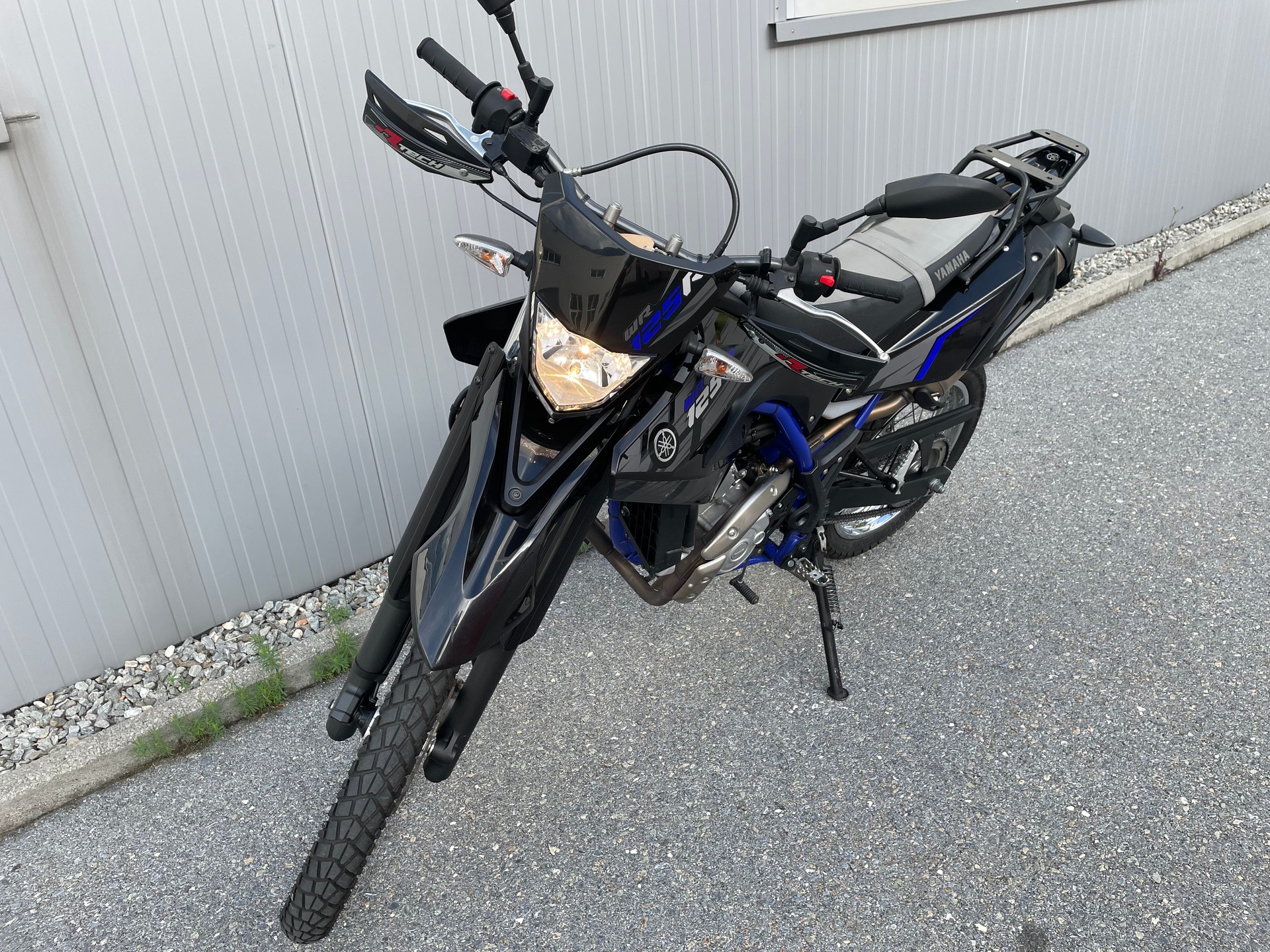 YAMAHA WR 125 R-showroom-element-3