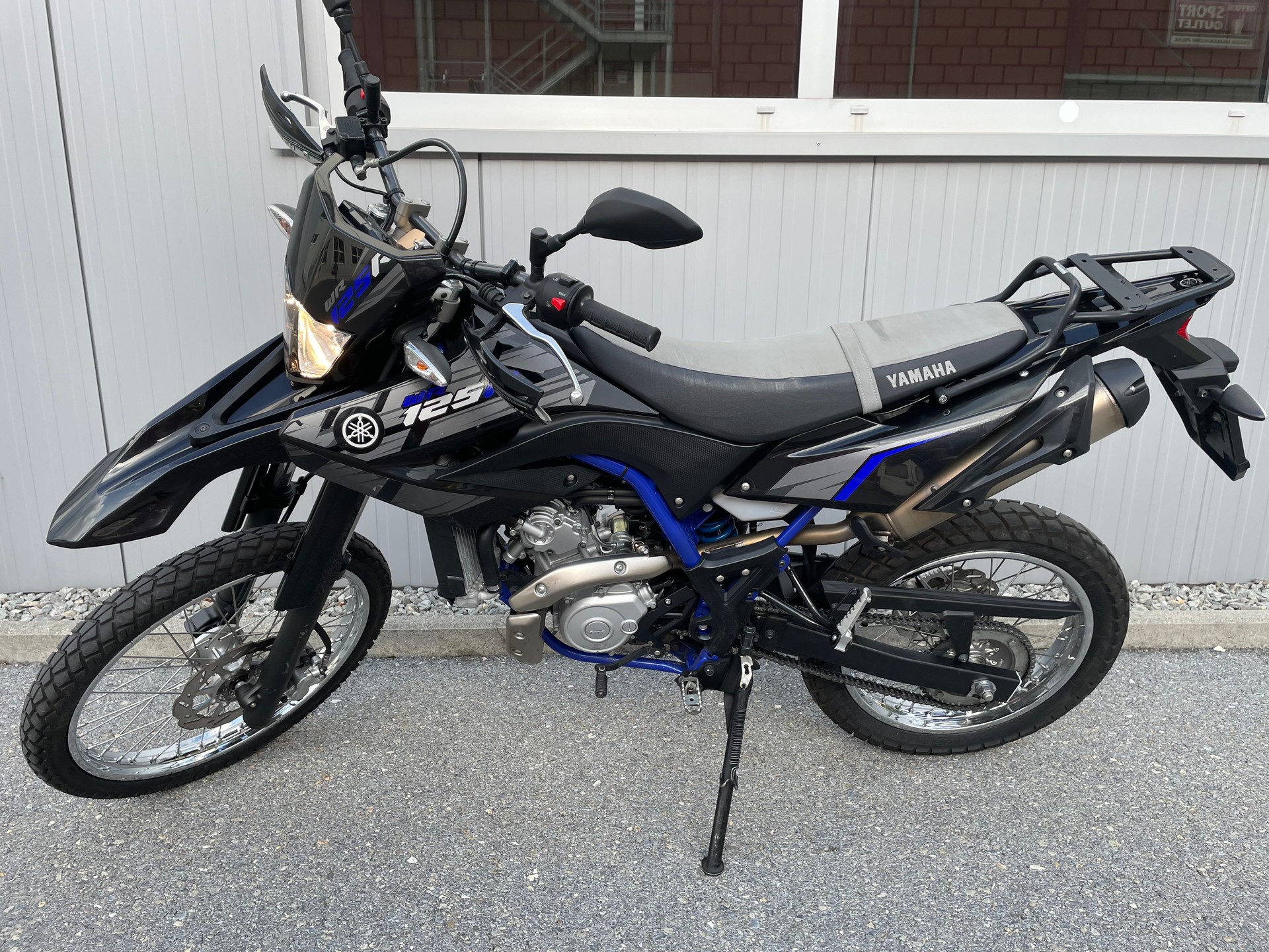 YAMAHA WR 125 R-showroom-element-1