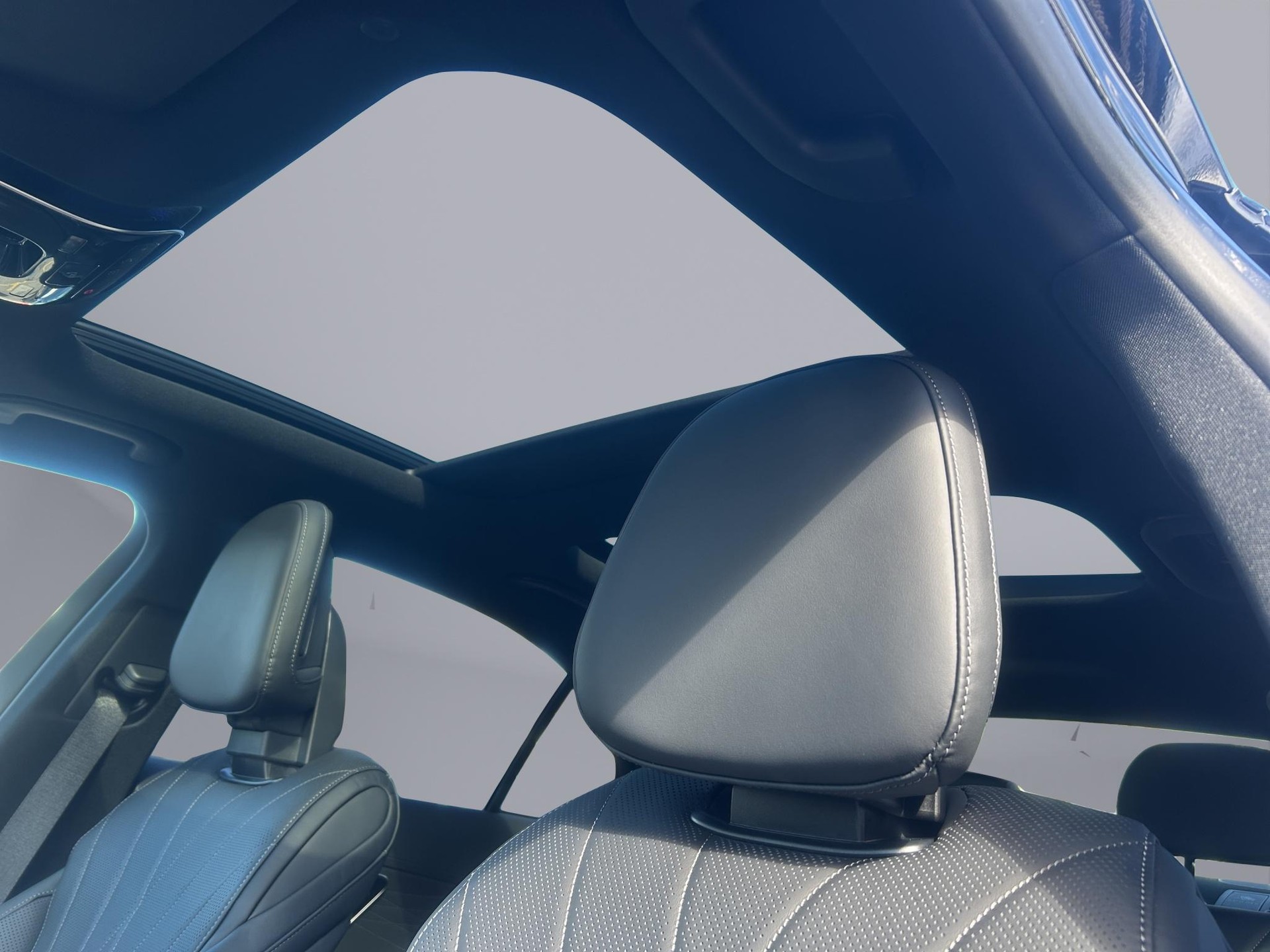 MERCEDES-BENZ C 300 AMG Line 4matic-image-16
