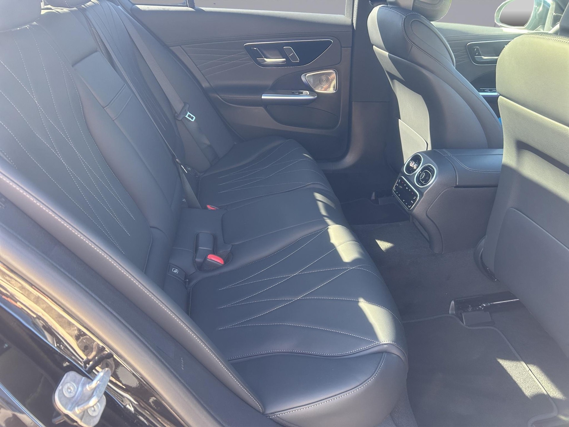 MERCEDES-BENZ C 300 AMG Line 4matic-image-14