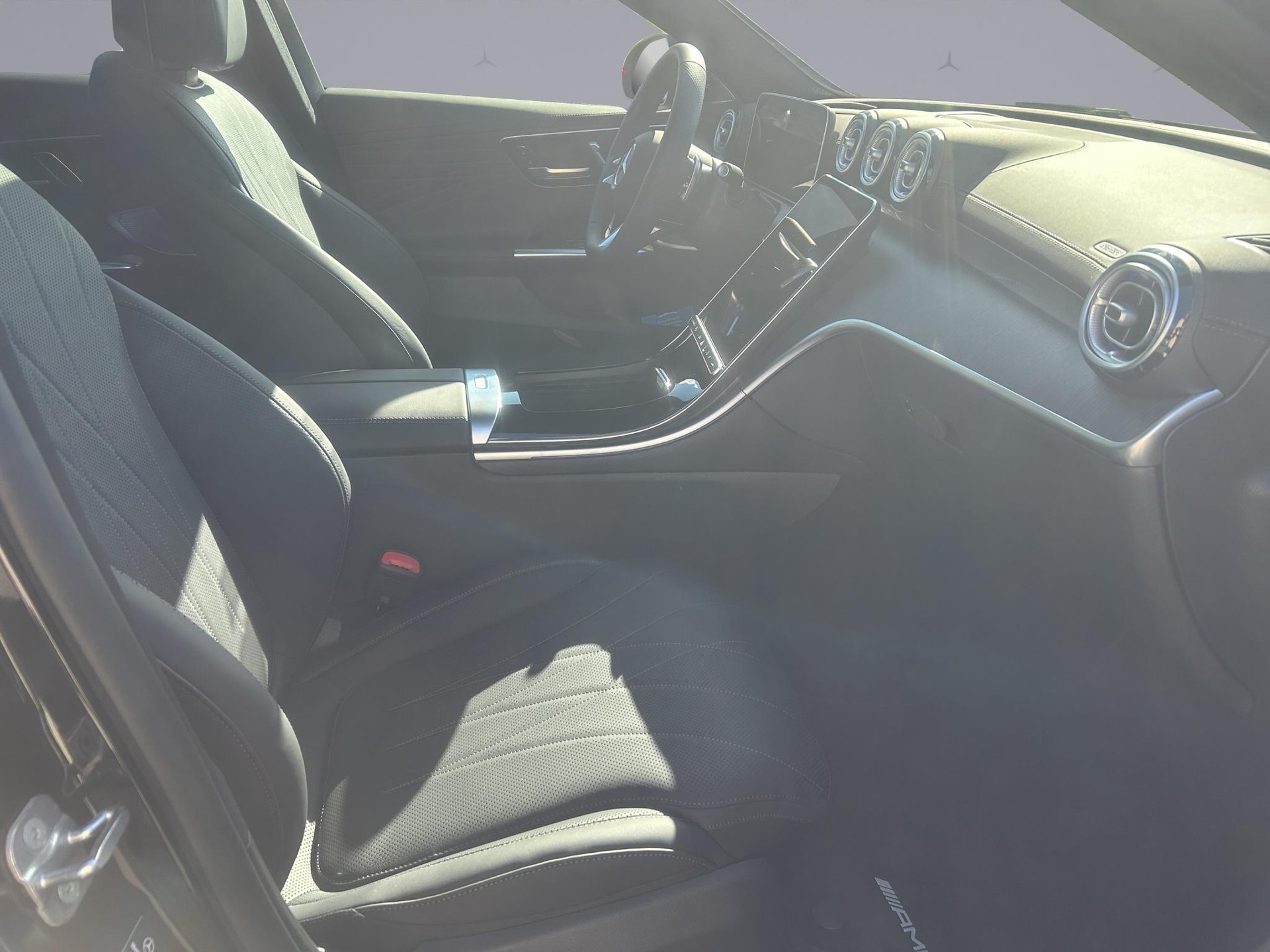 MERCEDES-BENZ C 300 AMG Line 4matic-image-18