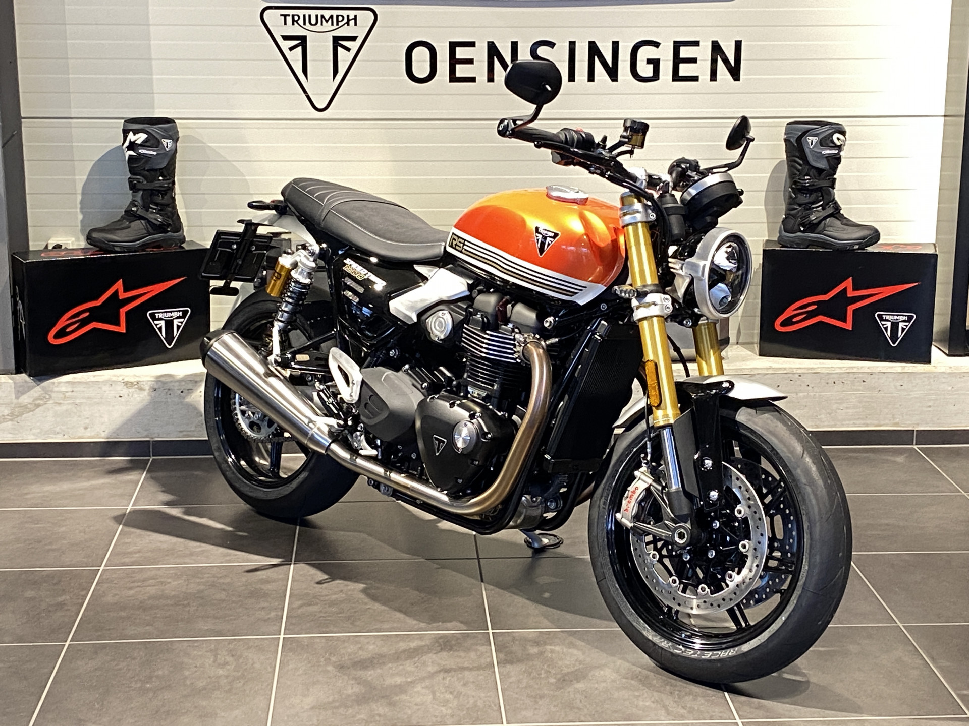 TRIUMPH Speed Twin 1200 RS-showroom-element-2