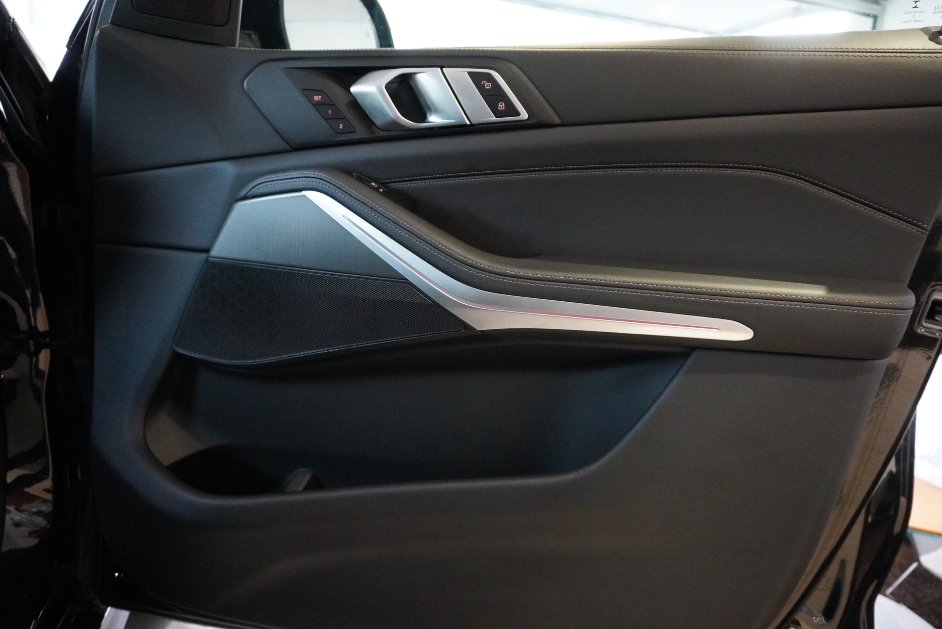 BMW X5 xDrive 48V 40d M Sport Steptronic-image-15