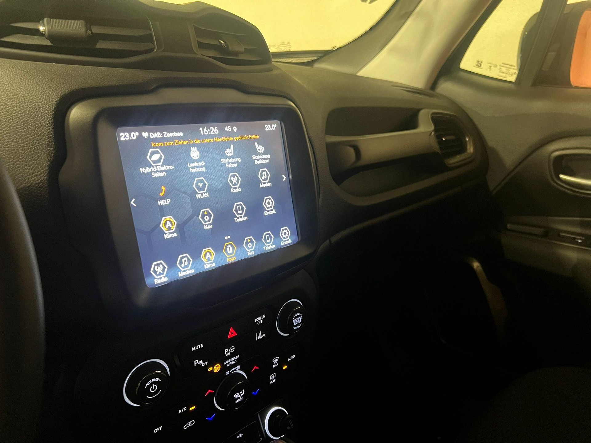 JEEP Renegade 1.3 Swiss Limited 4xe-image-8