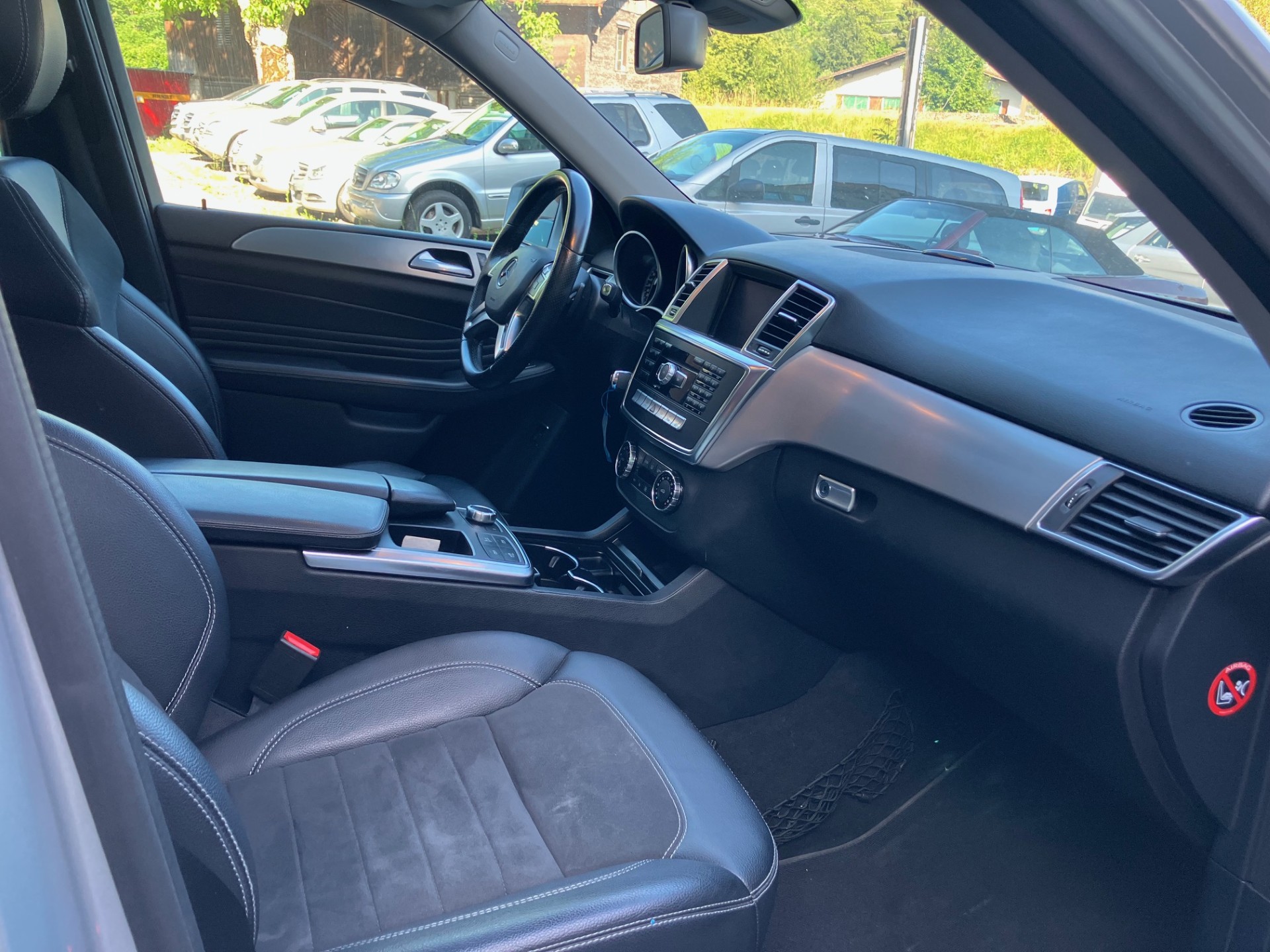 MERCEDES-BENZ ML 350 BlueTEC 4Matic AMG-Line-image-8