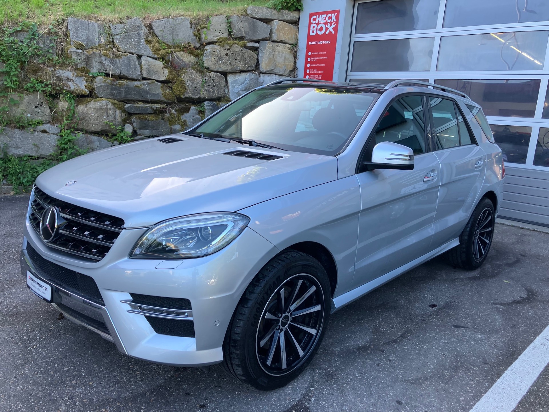 MERCEDES-BENZ ML 350 BlueTEC 4Matic AMG-Line-image-10