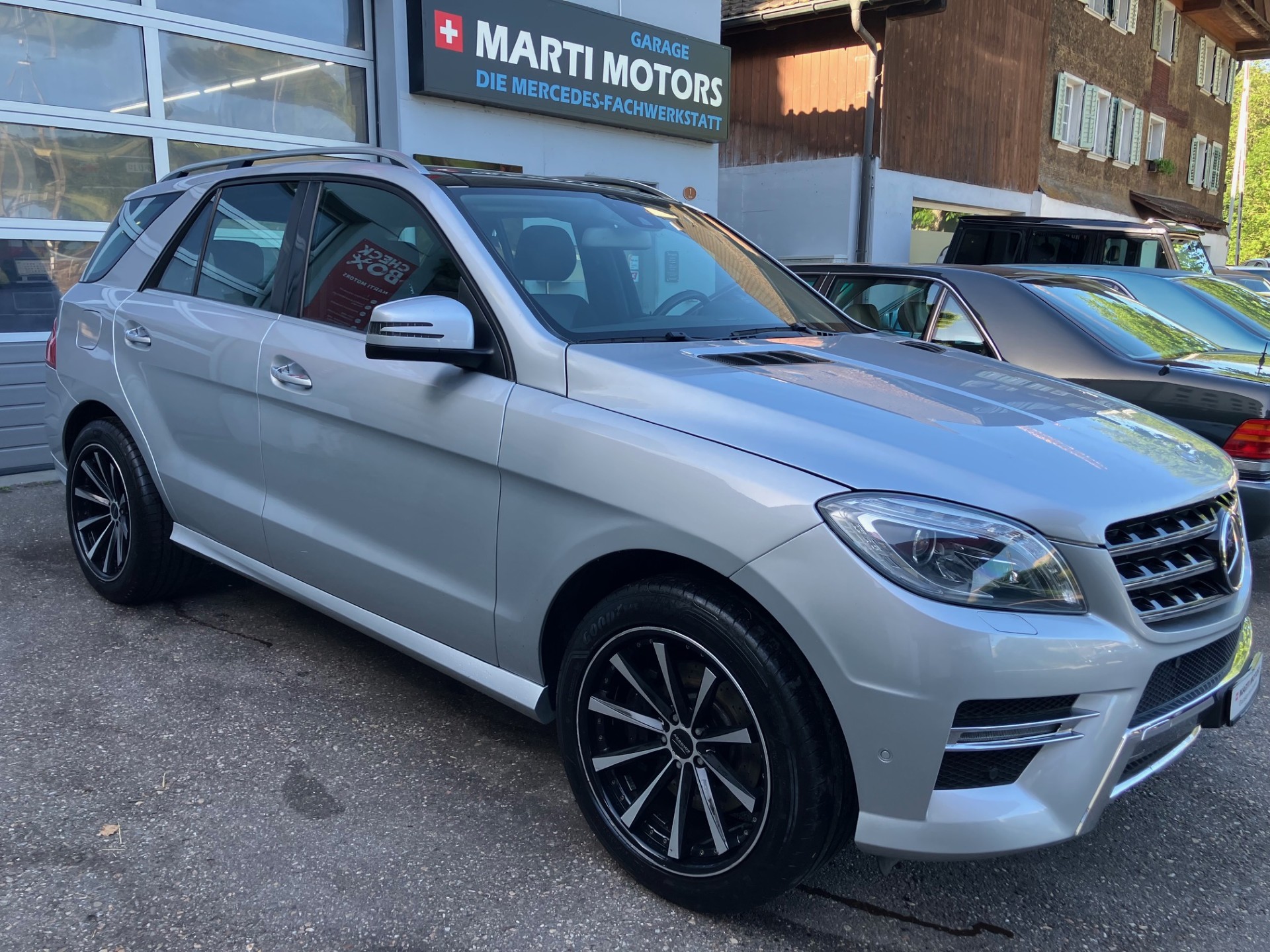 Car photo