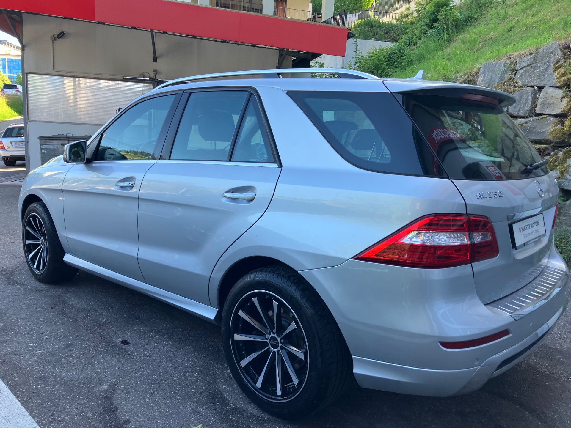 MERCEDES-BENZ ML 350 BlueTEC 4Matic AMG-Line-image-15