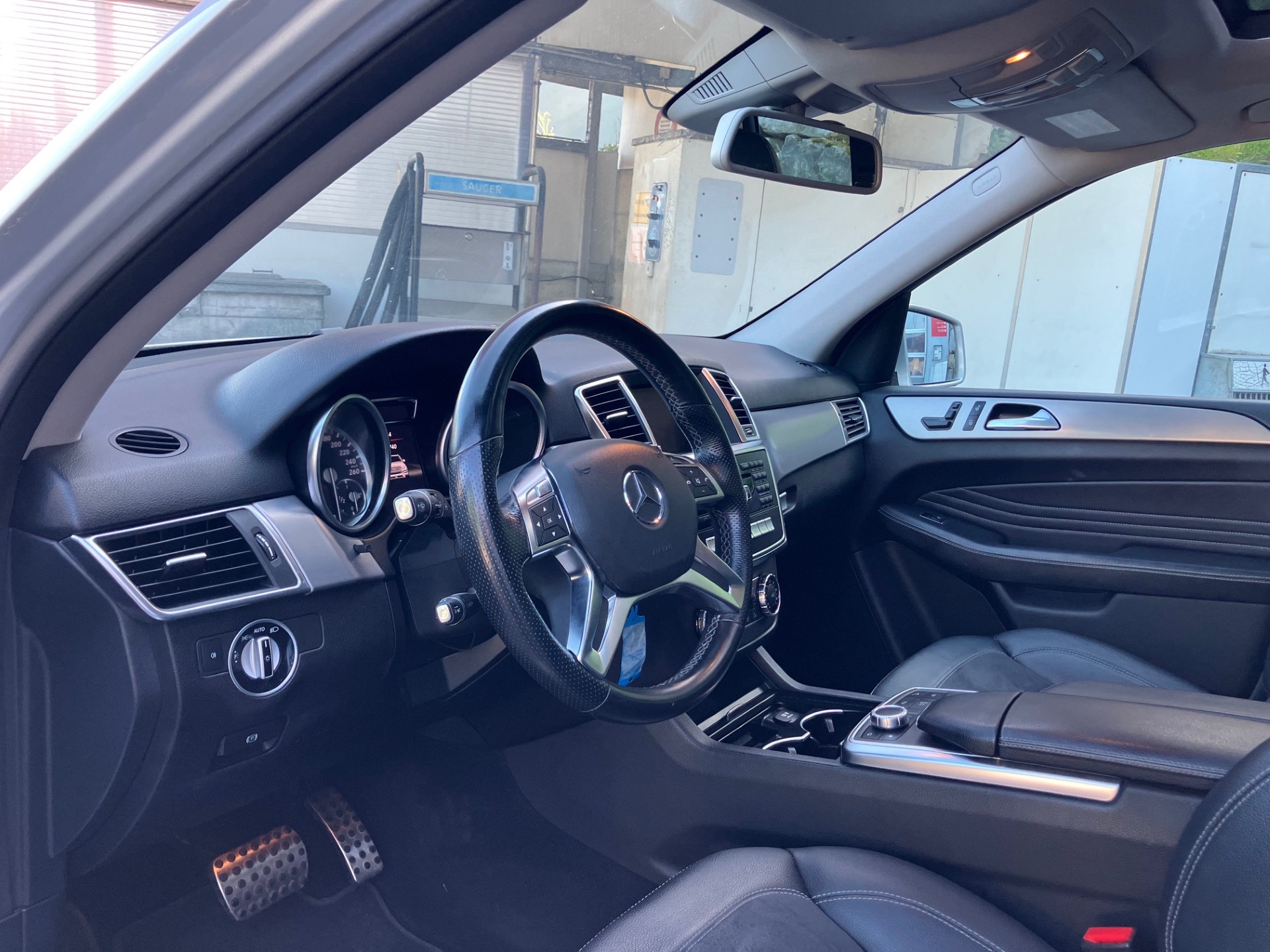 MERCEDES-BENZ ML 350 BlueTEC 4Matic AMG-Line-image-11