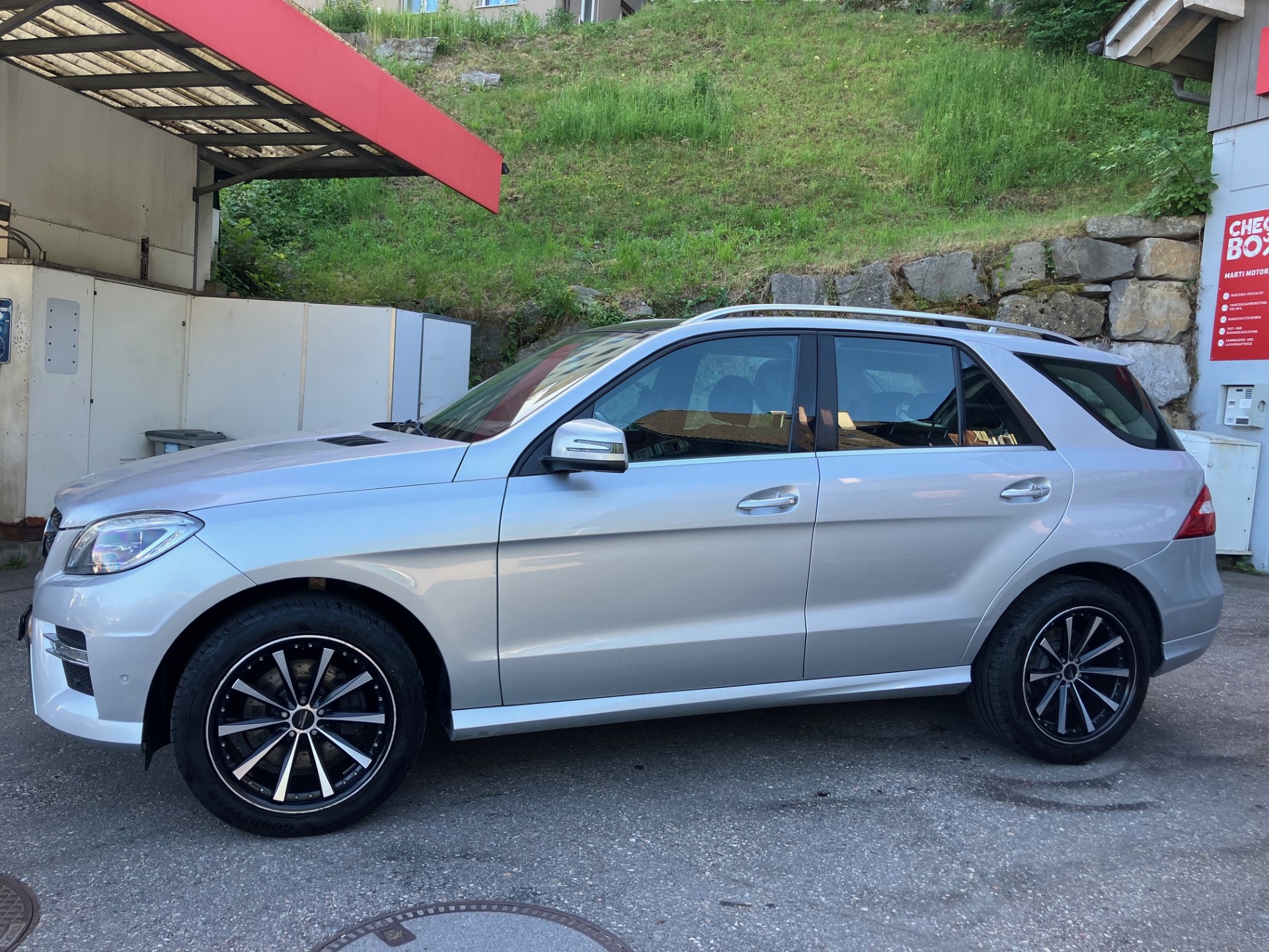 MERCEDES-BENZ ML 350 BlueTEC 4Matic AMG-Line-image-9