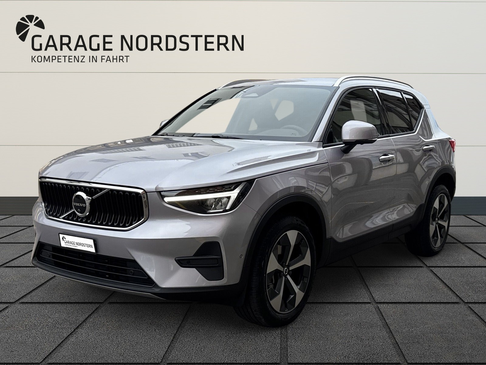 VOLVO XC40 2.0 B3 MH XCITE-image-0