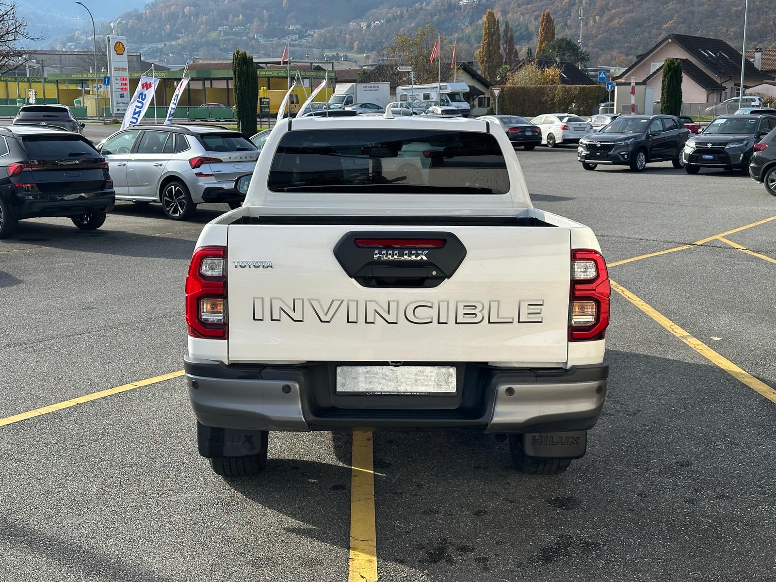 TOYOTA Hilux 2.8D-4D MHEV Invincible Double Cab 4x4 A-image-3