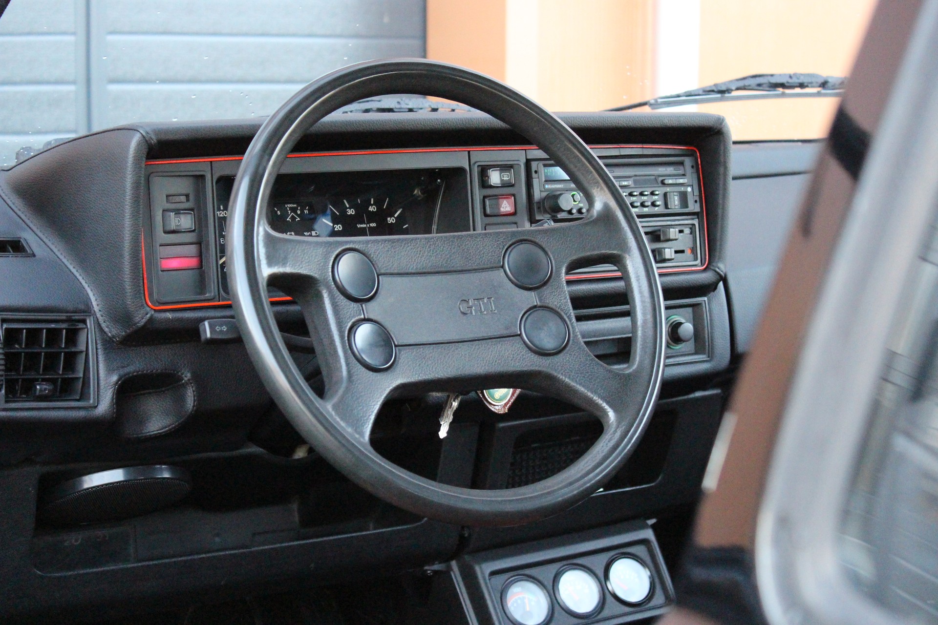 VW Golf 1800 GTI-image-8