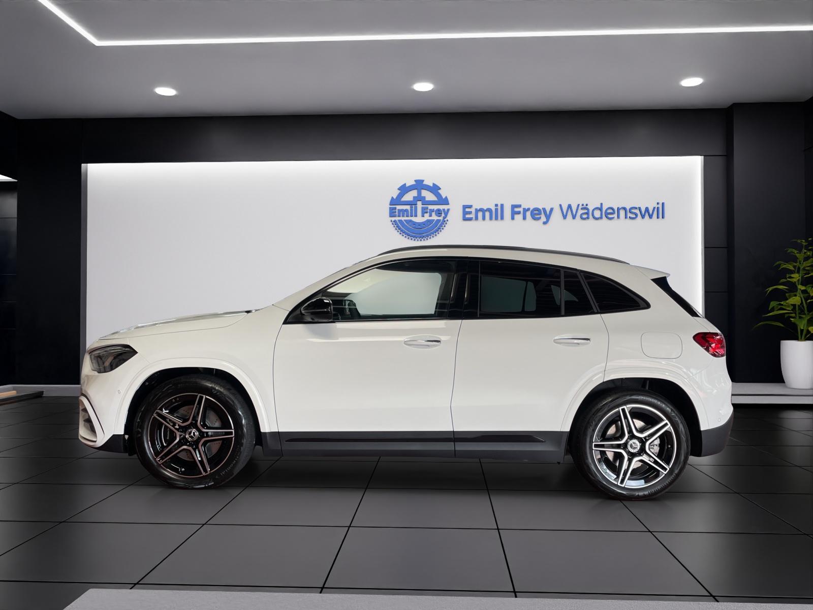 MERCEDES-BENZ GLA 250 4MATIC Swiss Star AMG Line-image-1
