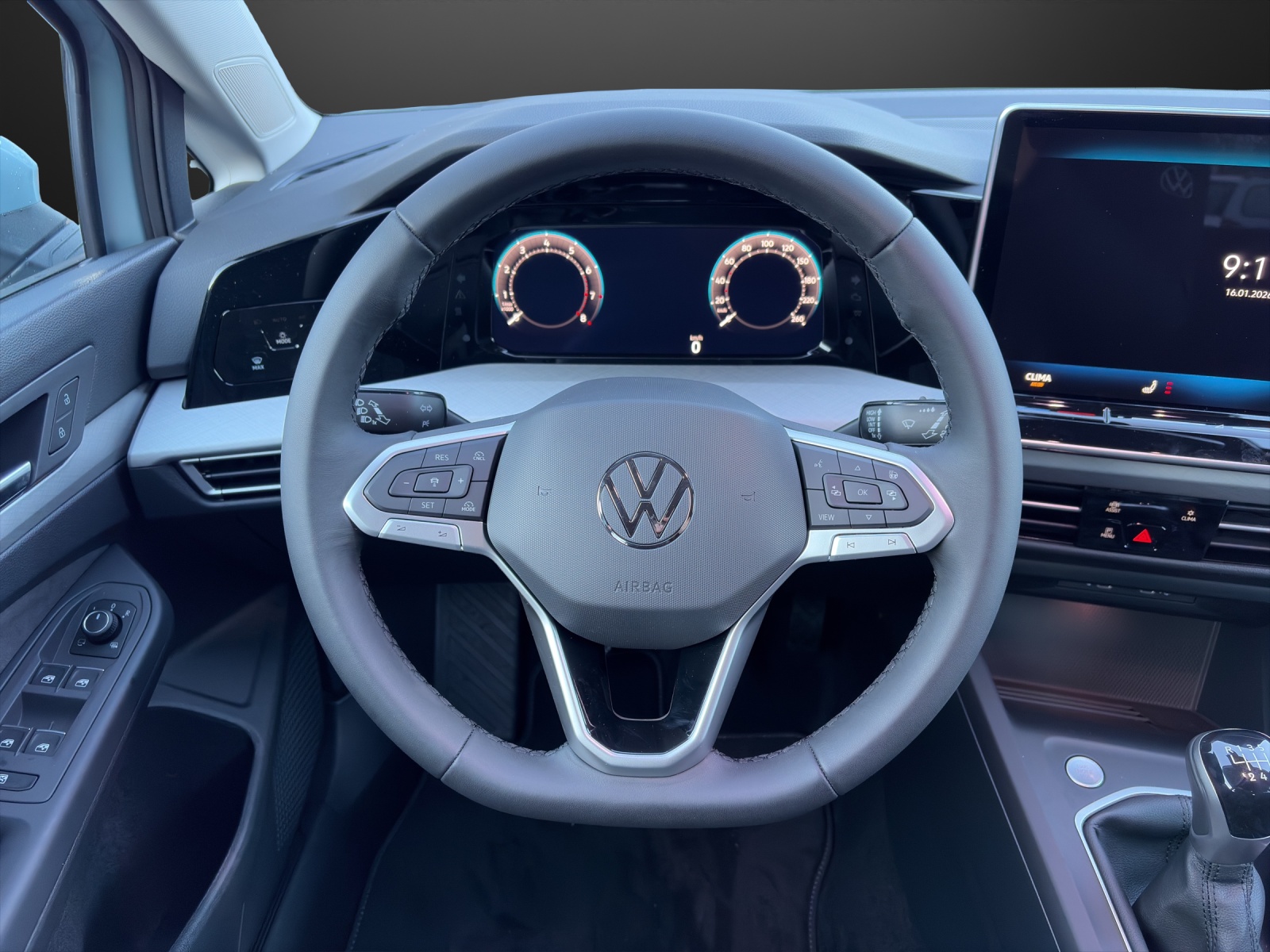 VW Golf 1.5 TSI Basis-image-10