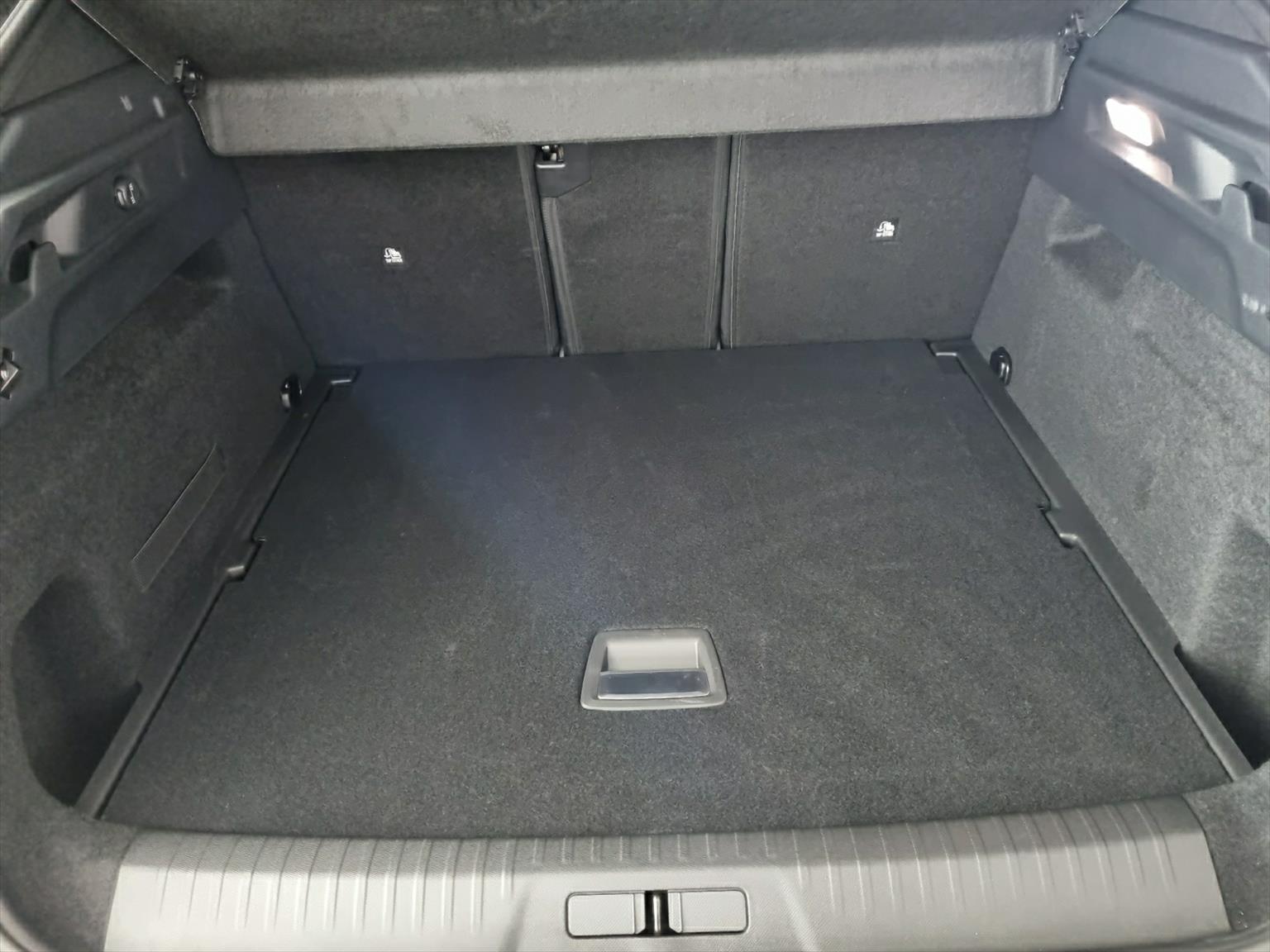 PEUGEOT 3008 73kWh GT-image-13