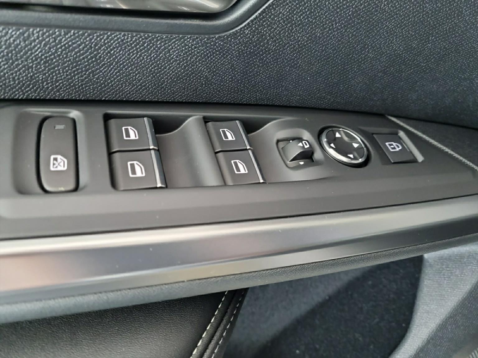 PEUGEOT 3008 73kWh GT-image-8