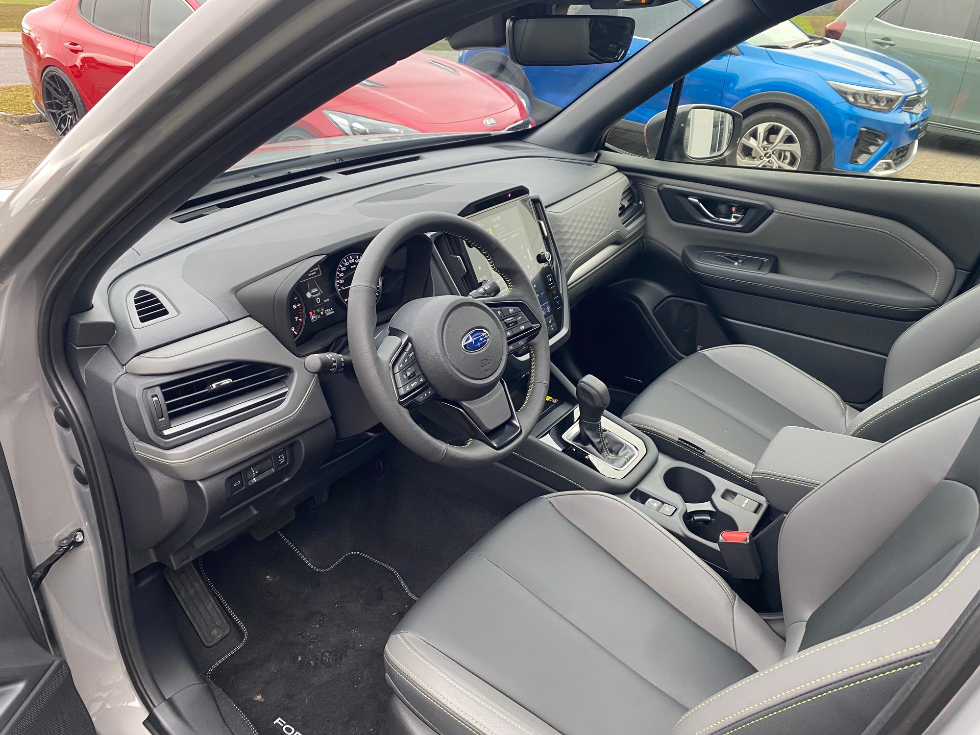 SUBARU Forester 2.0i e-Boxer Sport Lineartronic-image-8
