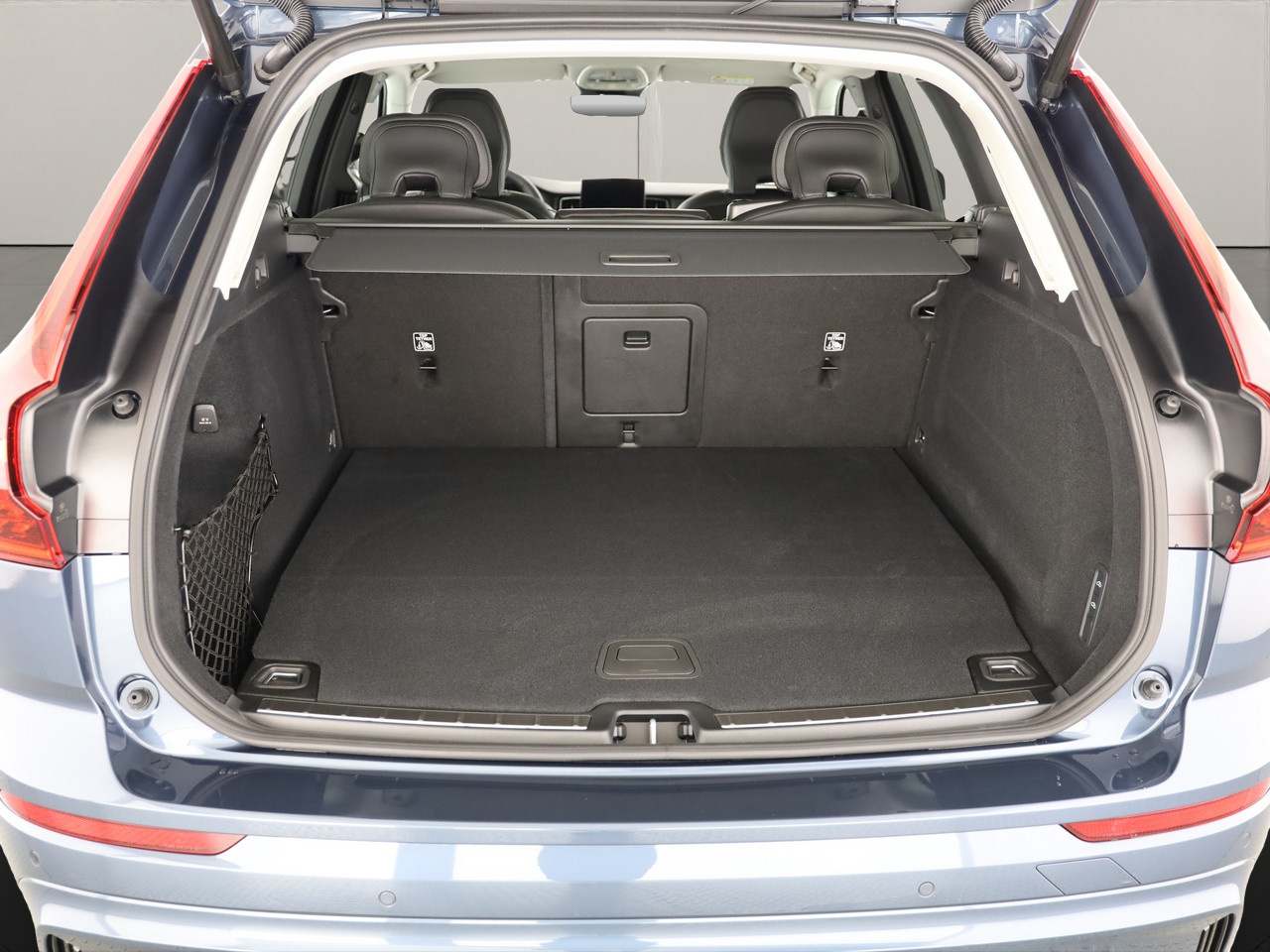 VOLVO XC60 2.0 T8 TE Ultra Dark eAWD-image-4