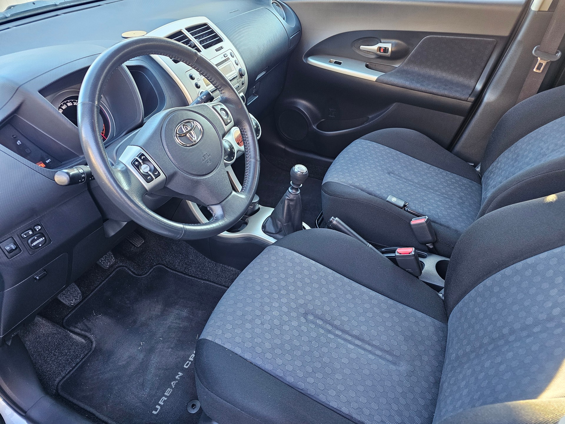 TOYOTA UrbanCruiser 1.33 Dual VVT-i Linea Terra-image-1