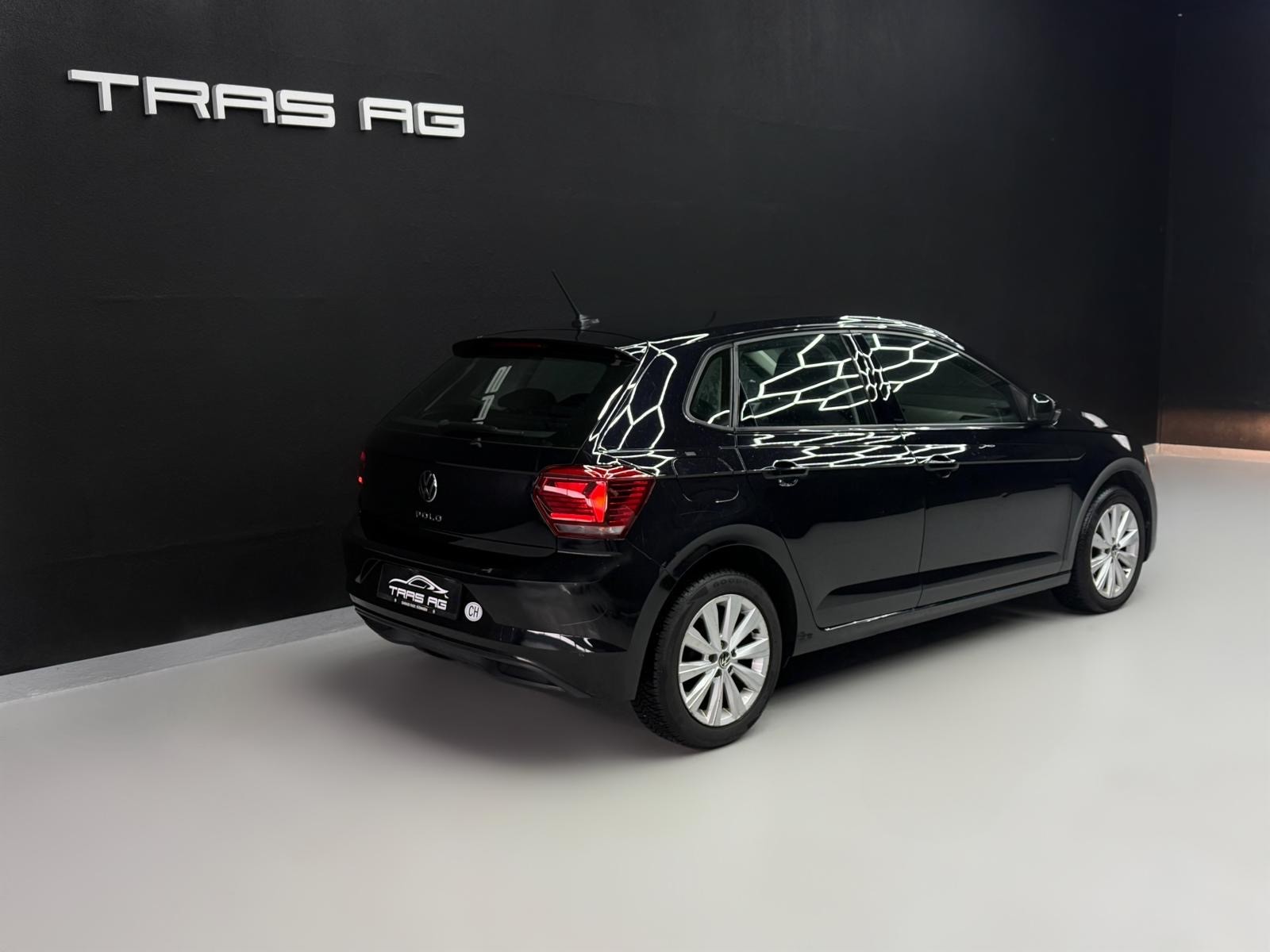 VW Polo 1.0 TSI BMT Comfortline DSG Automat • Deepblack-image-1