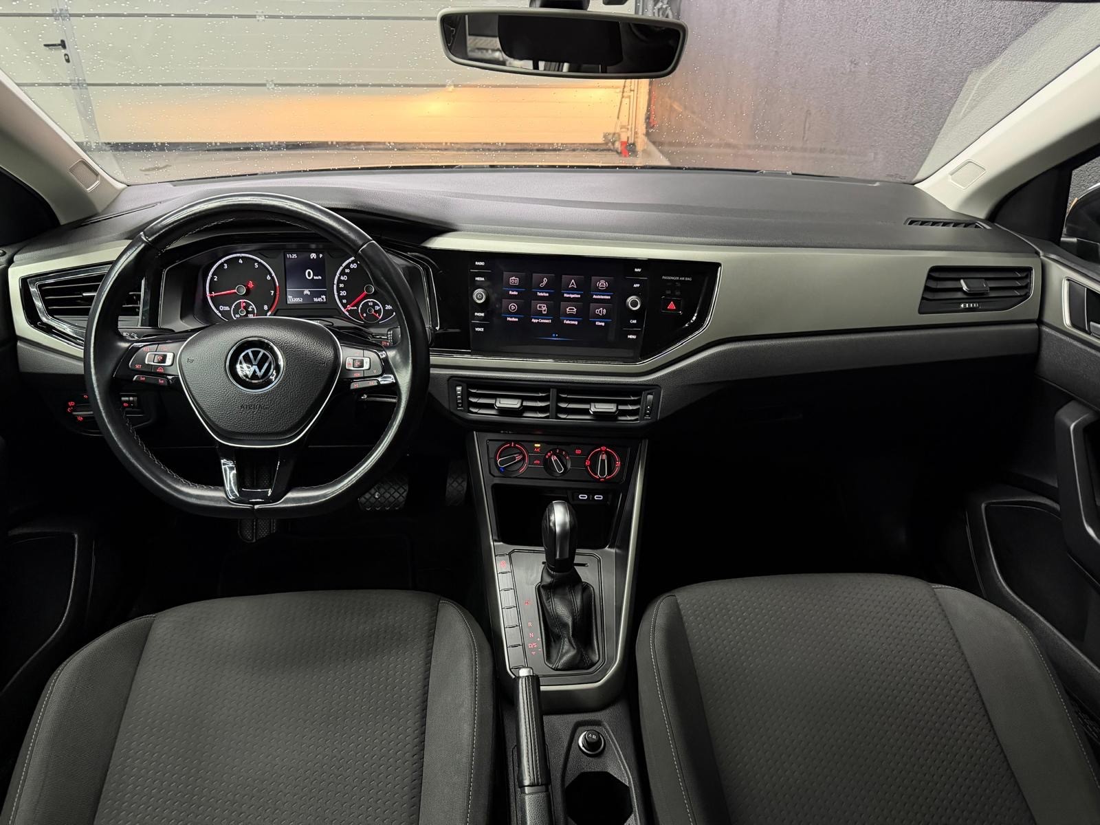 VW Polo 1.0 TSI BMT Comfortline DSG Automat • Deepblack-image-4