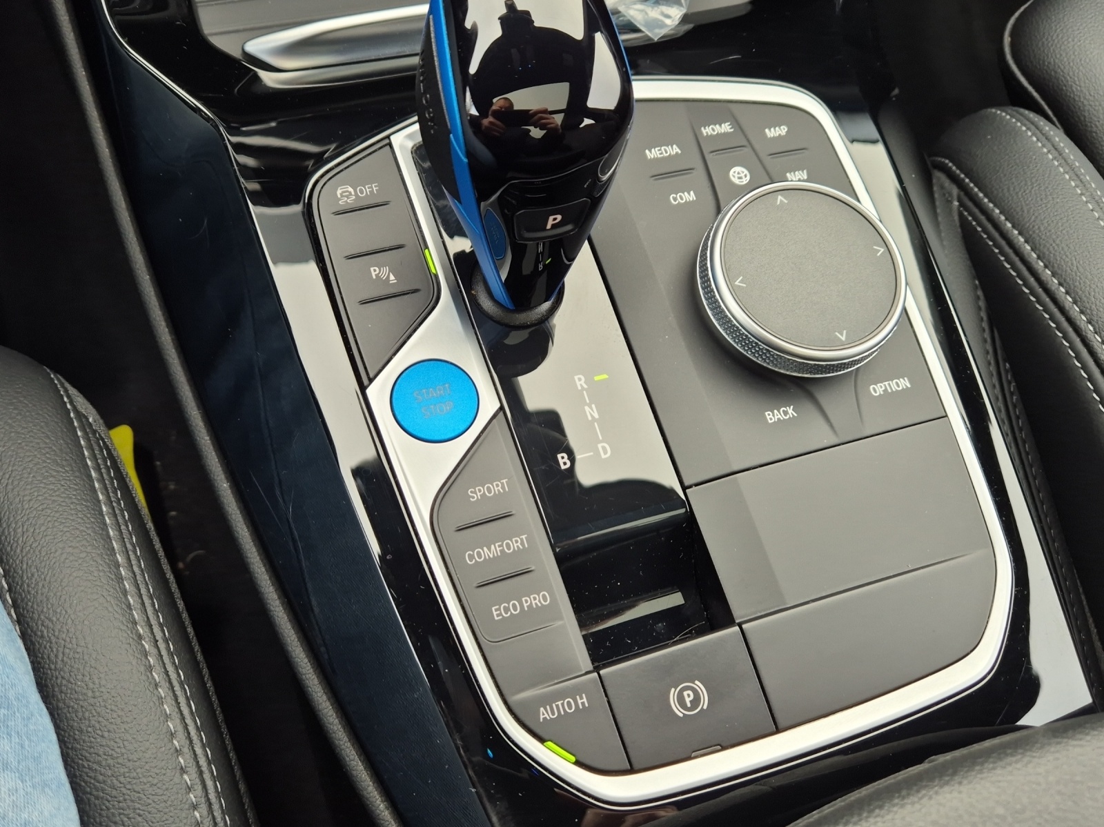 BMW iX3 Inspiring-image-16