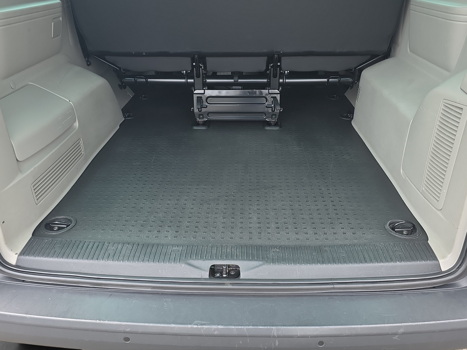 VW T6 Caravelle 2.0 TDI Trendline Liberty DSG LWB-image-11