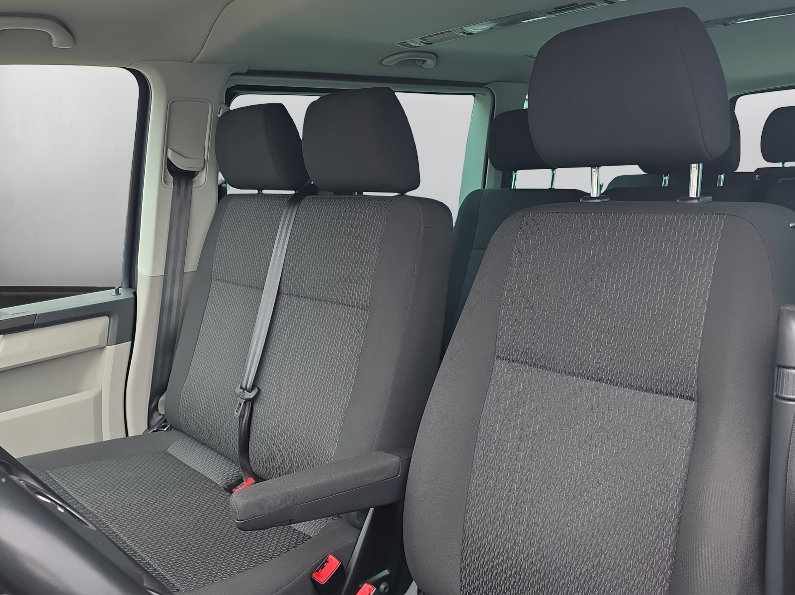 VW T6 Caravelle 2.0 TDI Trendline Liberty DSG LWB-image-9