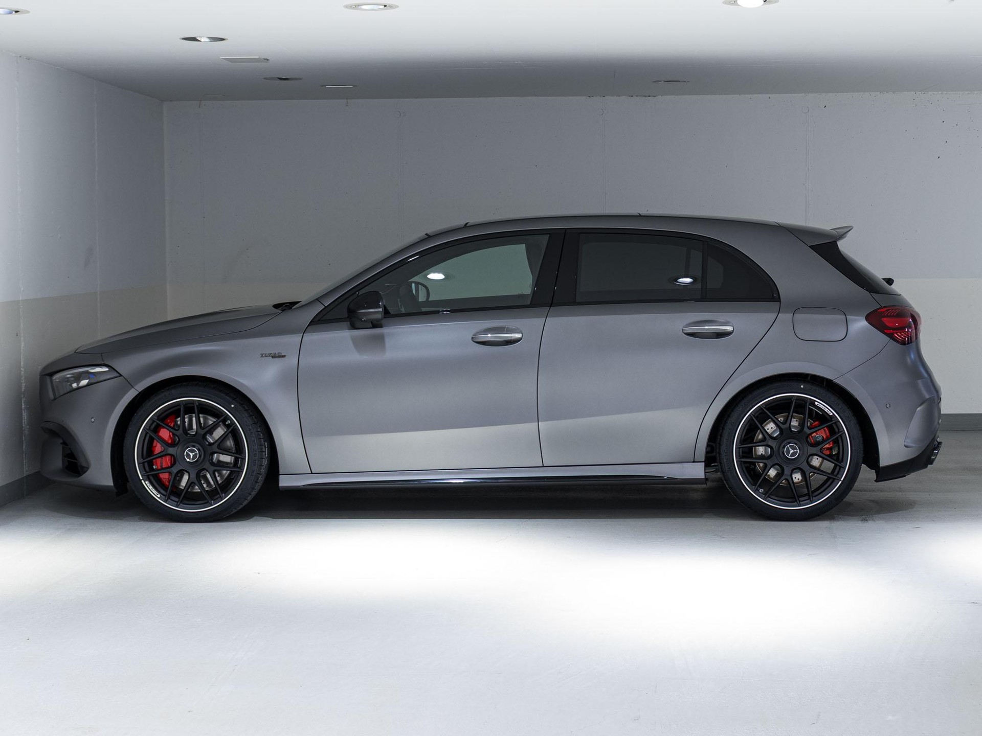 MERCEDES-BENZ A 45 S AMG 4MATIC+-image-4