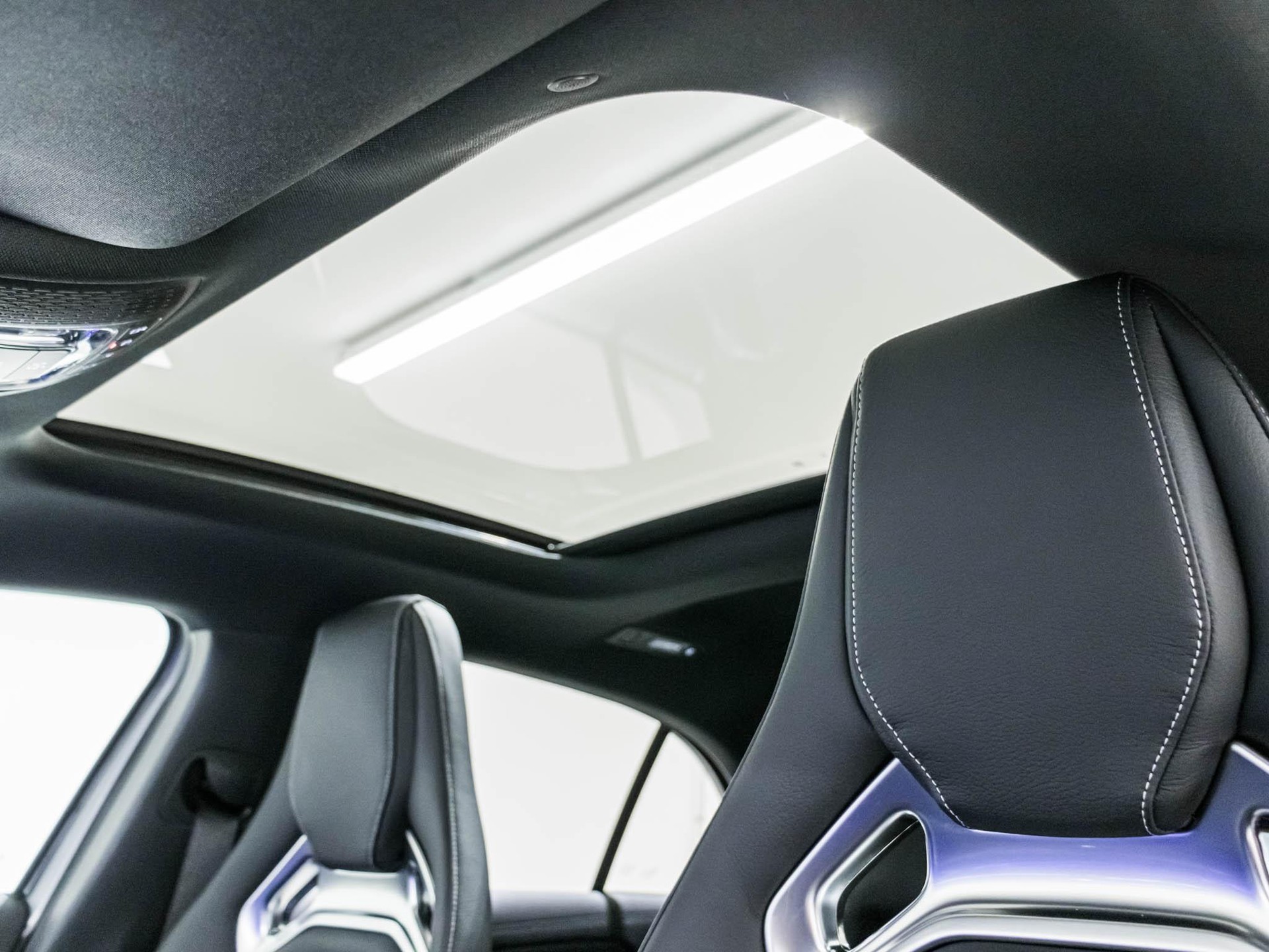 MERCEDES-BENZ A 45 S AMG 4MATIC+-image-8