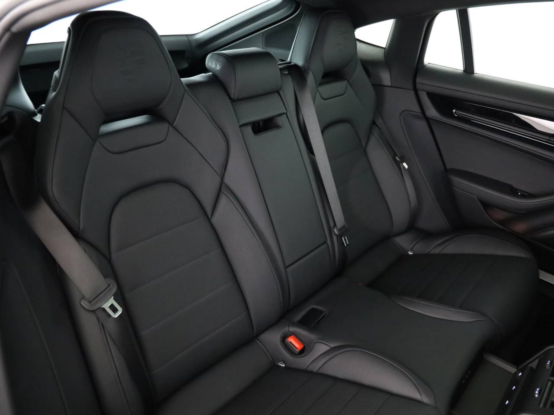 PORSCHE Panamera 4 E-Hybrid-image-19