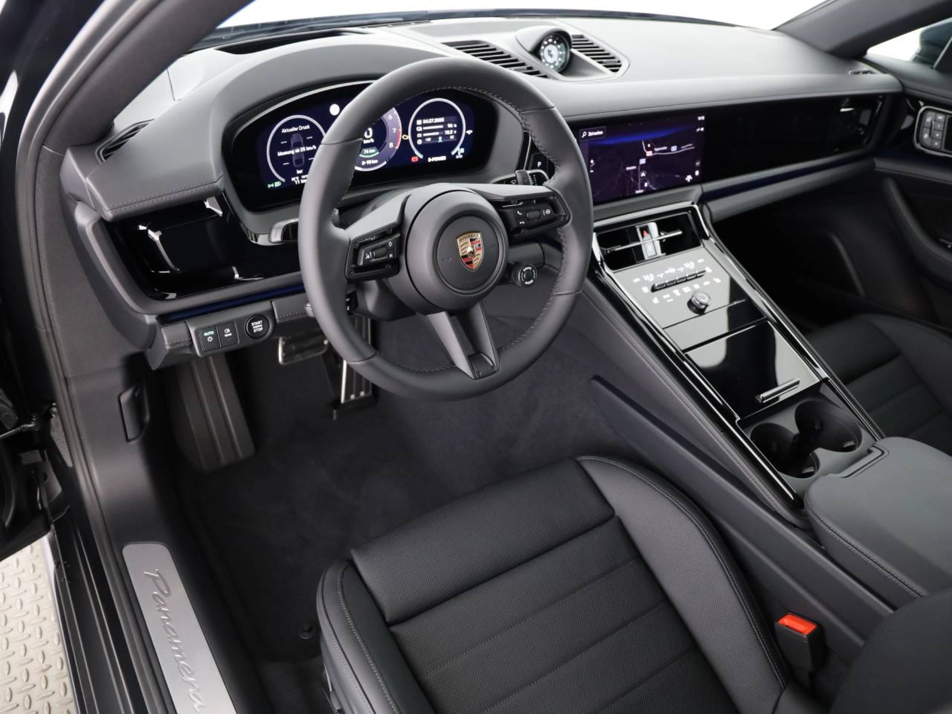 PORSCHE Panamera 4 E-Hybrid-image-9
