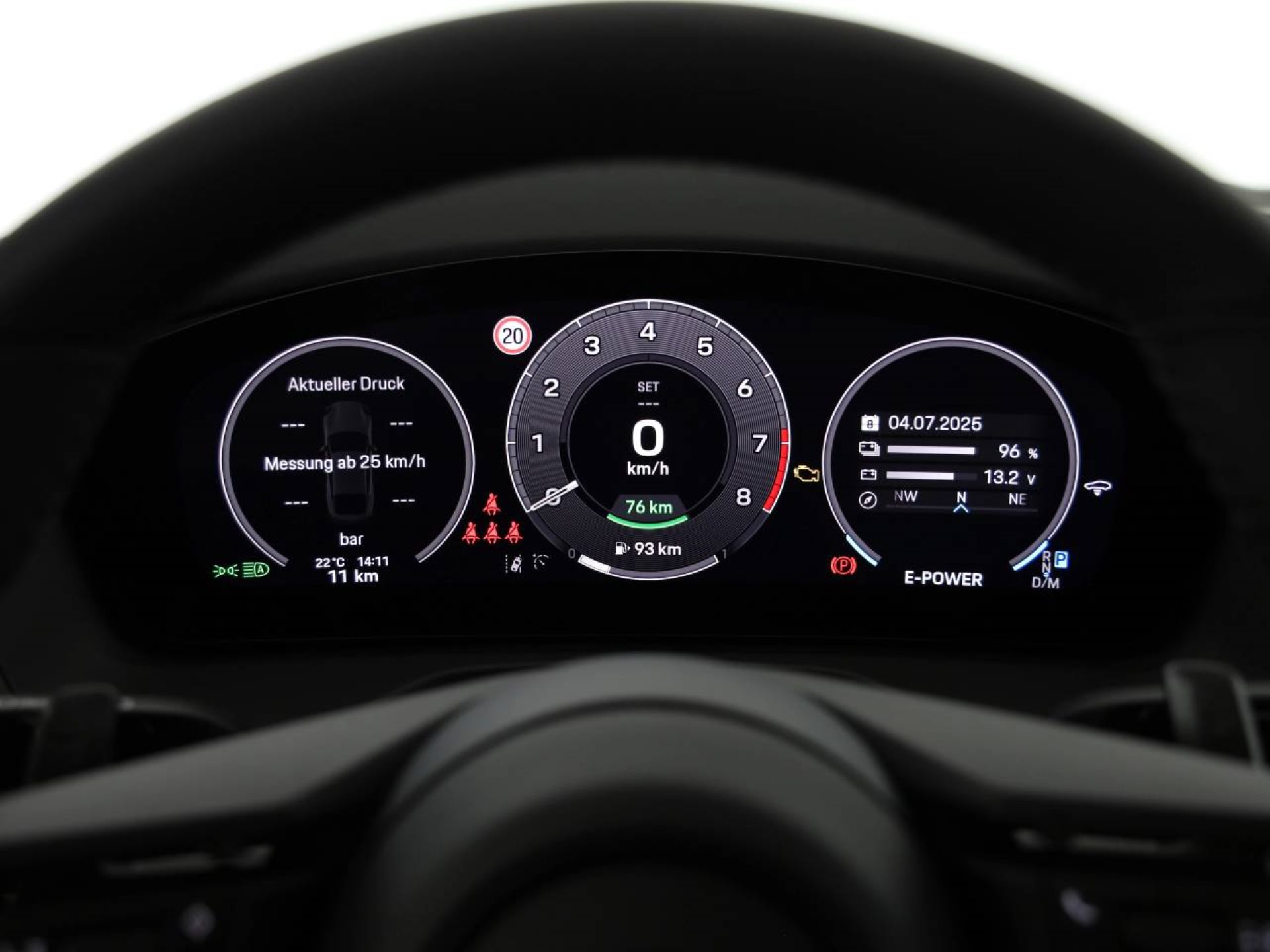 PORSCHE Panamera 4 E-Hybrid-image-12