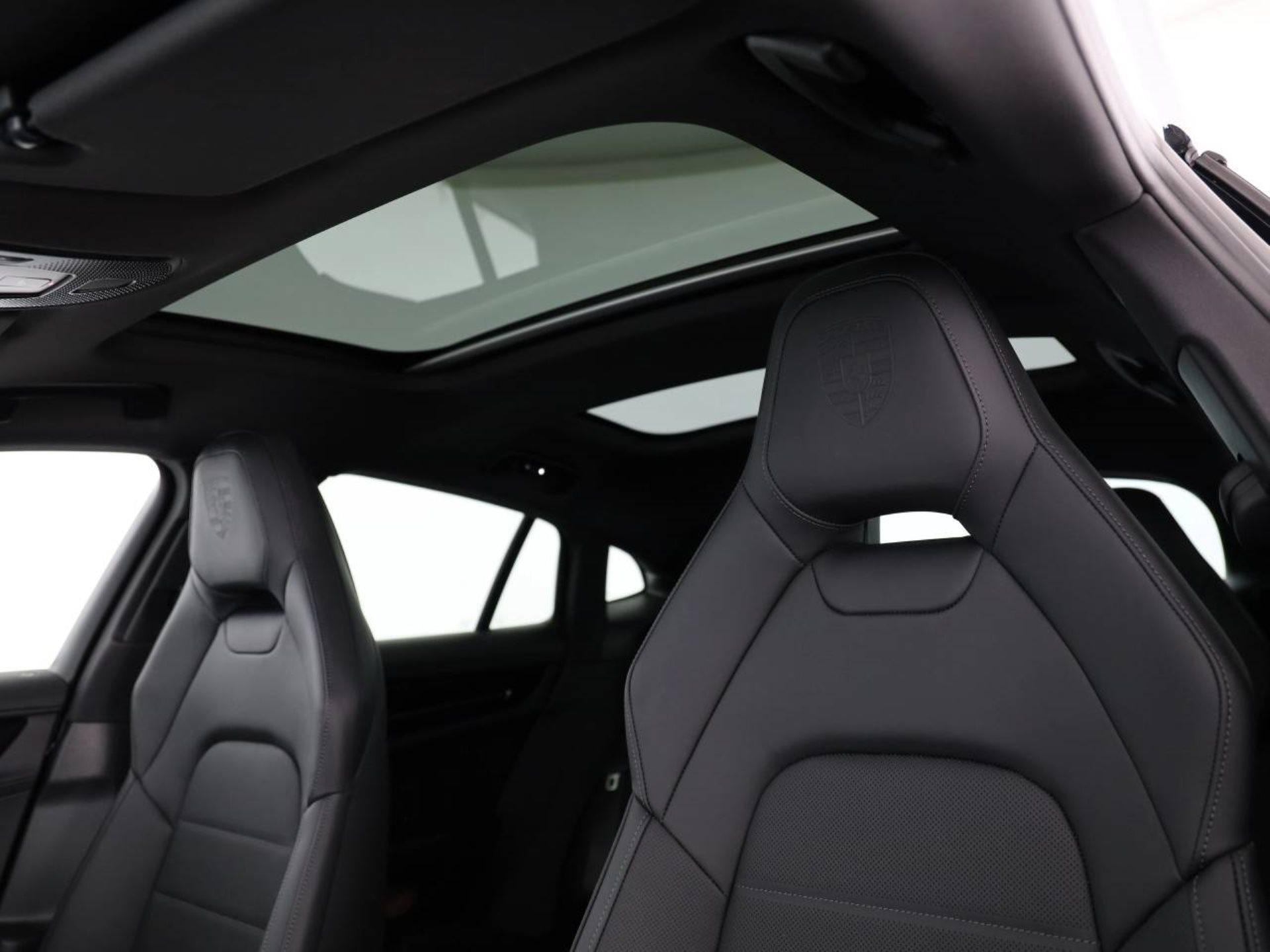 PORSCHE Panamera 4 E-Hybrid-image-16