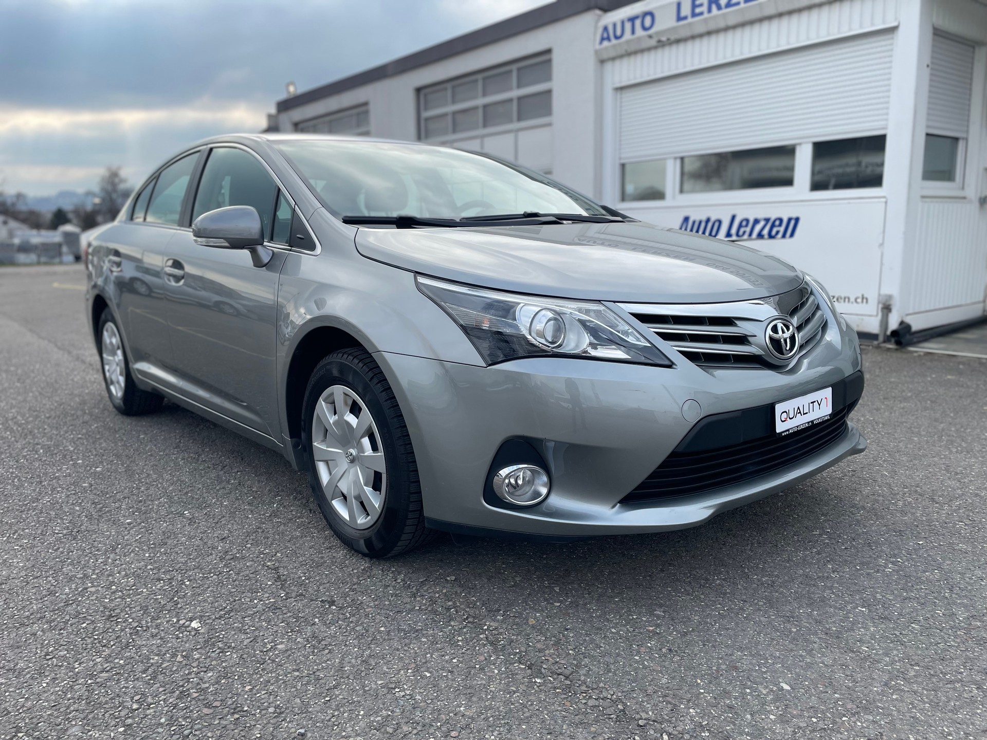 TOYOTA Avensis 2.0 Sol Premium Multidrive-image-1