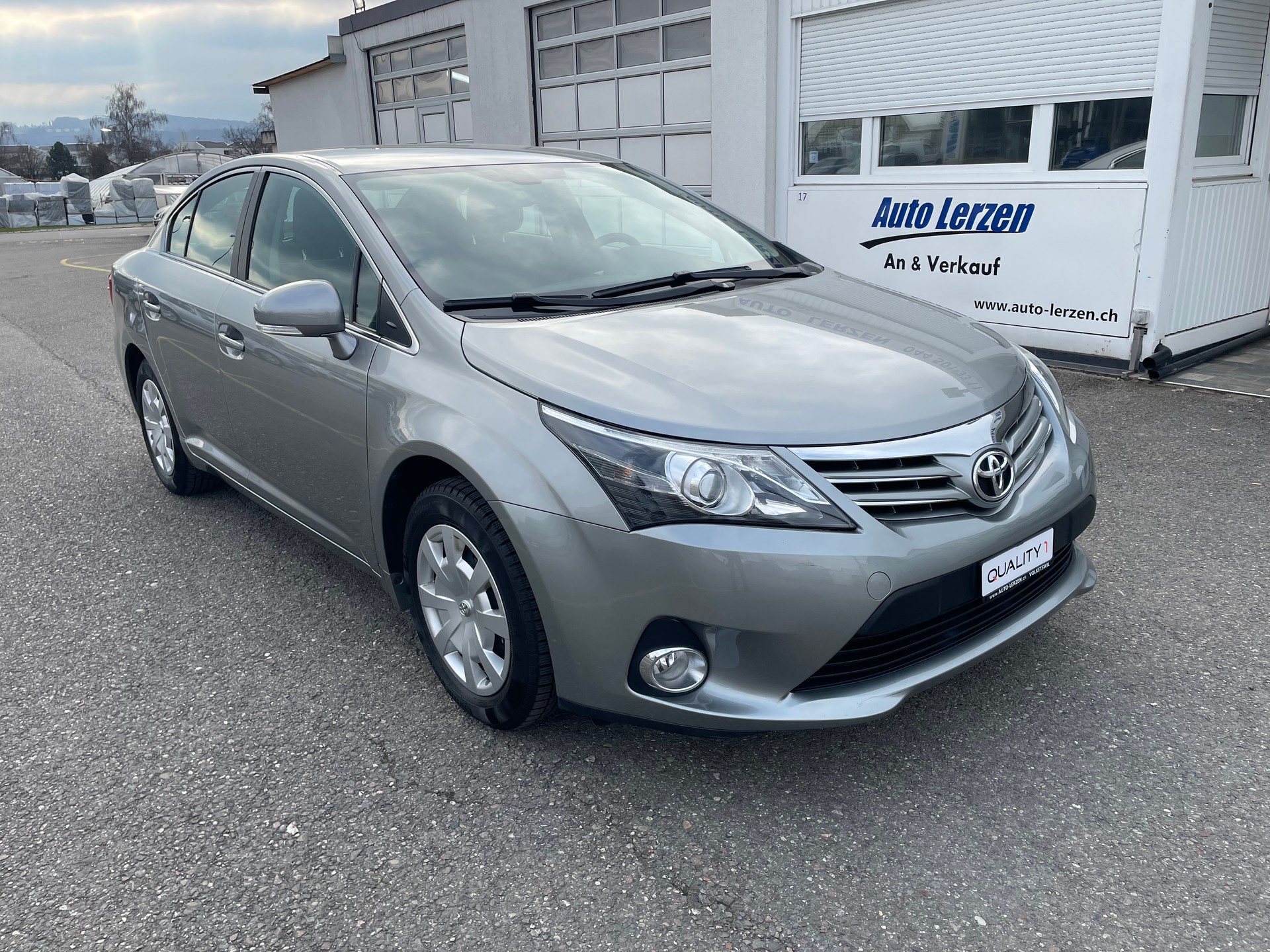 TOYOTA Avensis 2.0 Sol Premium Multidrive-image-0