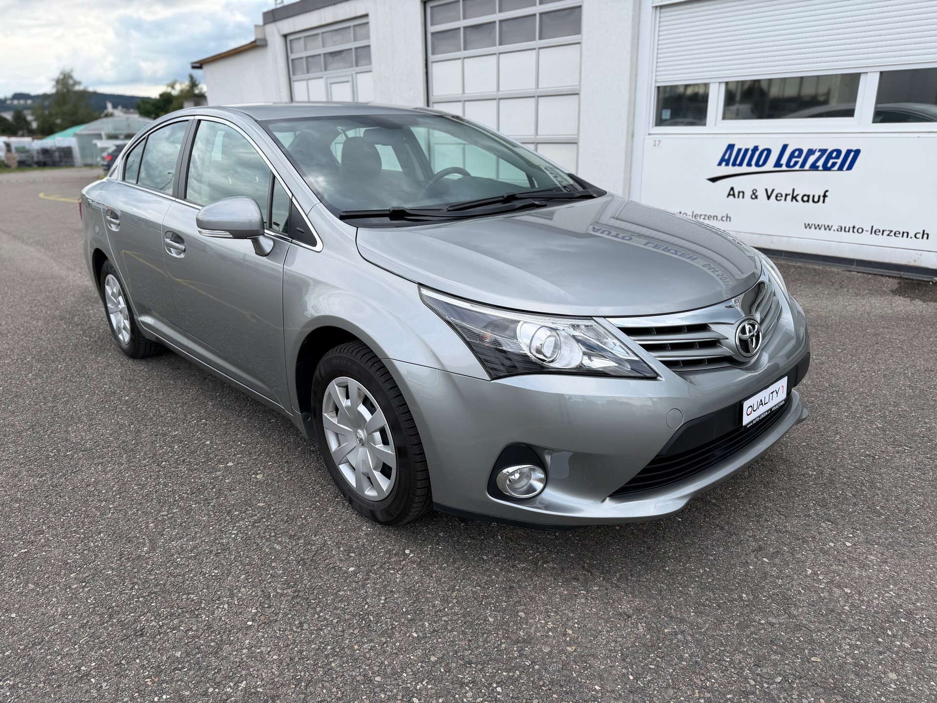 TOYOTA Avensis 2.0 Sol Premium Multidrive-image-0