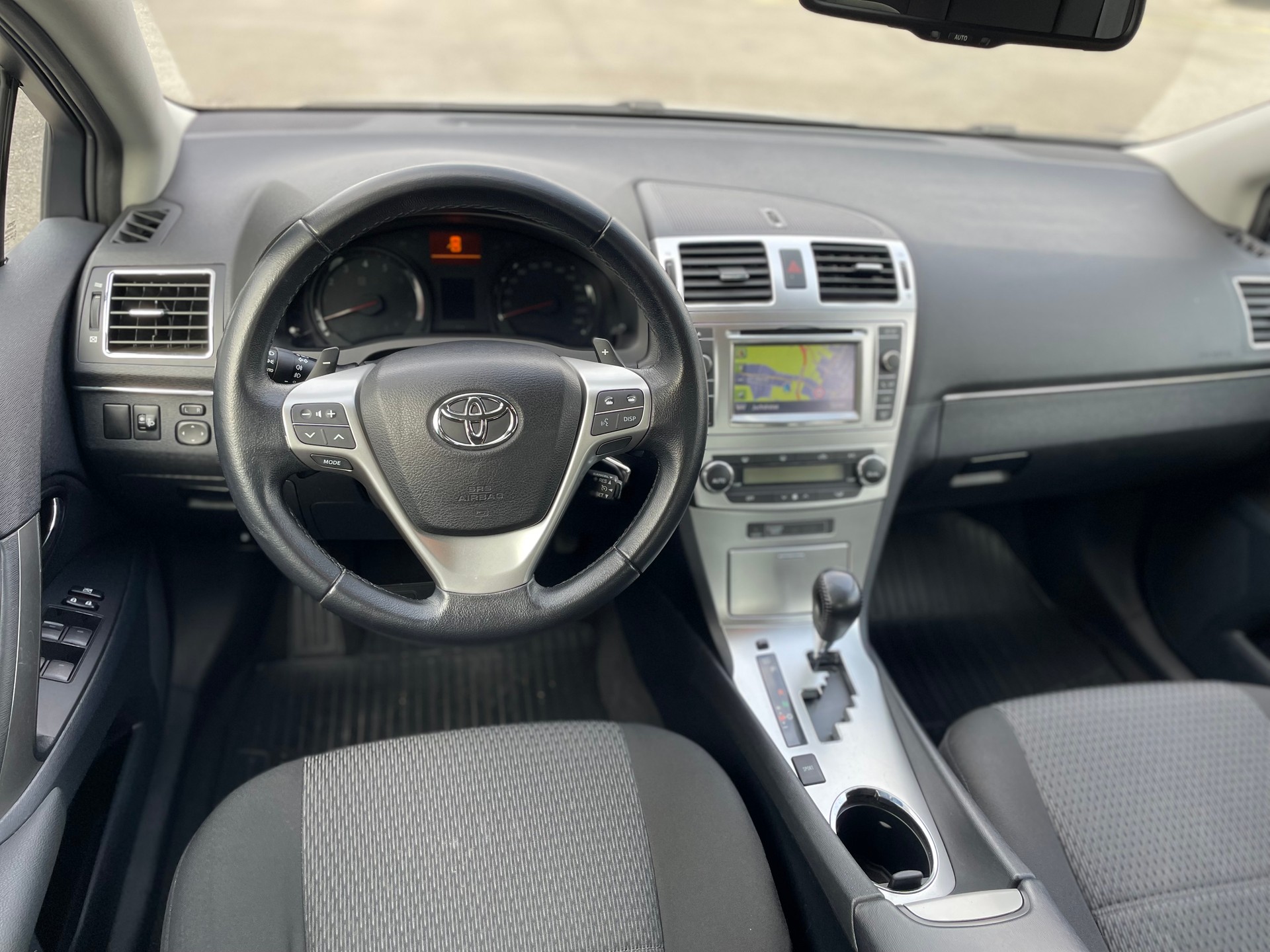 TOYOTA Avensis 2.0 Sol Premium Multidrive-image-8